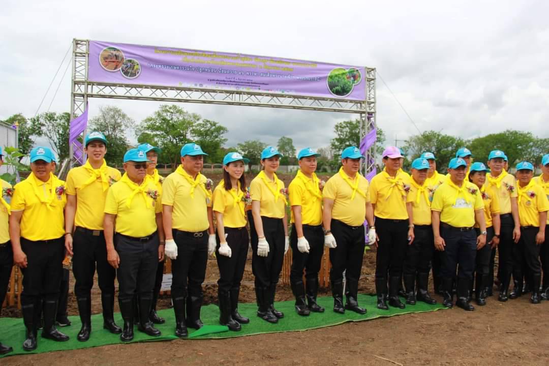 โครงการ กระทรวงเกษตรรวมใจปลูกหม่อน น้อมถวาย 46 พรรษา สมเด็จพระนางเจ้าฯ พระบรมราชินี ณ ศูนย์ส่งเสริมและพัฒนาอาชีพเสริมนอกภาคการเกษตร