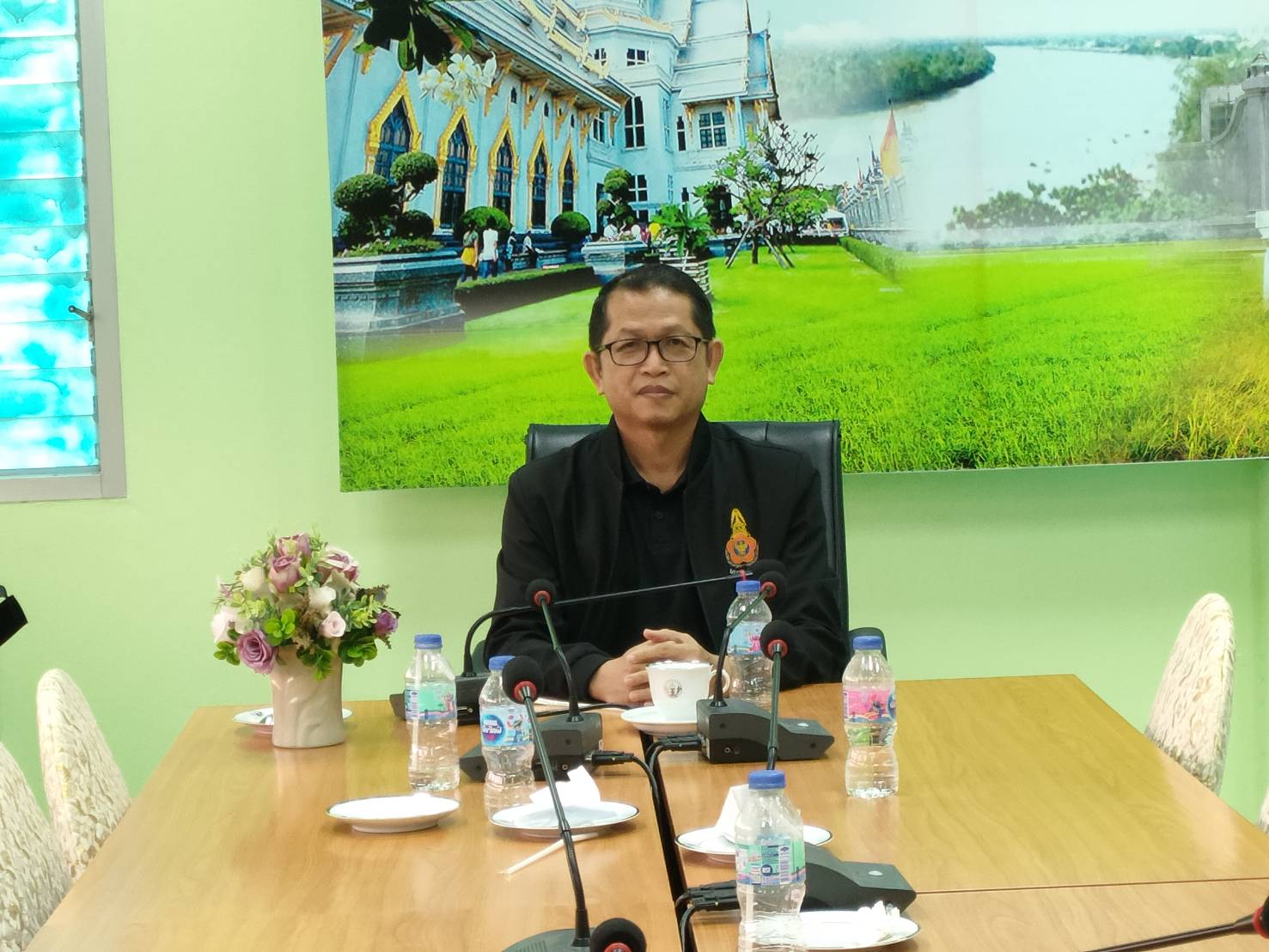 ผู้ตรวจราชการ ส.ป.ก. ประชุมตรวจติดตามความก้าวหน้าผลการดำเนินงานตามแผนการตรวจราชการของ ส.ป.ก. ประจำปีงบประมาณ พ.ศ. 2568 รอบที่ 2 เขตตรวจราชการที่ 8 จังหวัดฉะเชิงเทรา และลงพื้นที่สำรวจที่ดินแปลงว่าง เพื่อเตรียมการปฏิรูปที่ดินให้แก่เกษตรกร