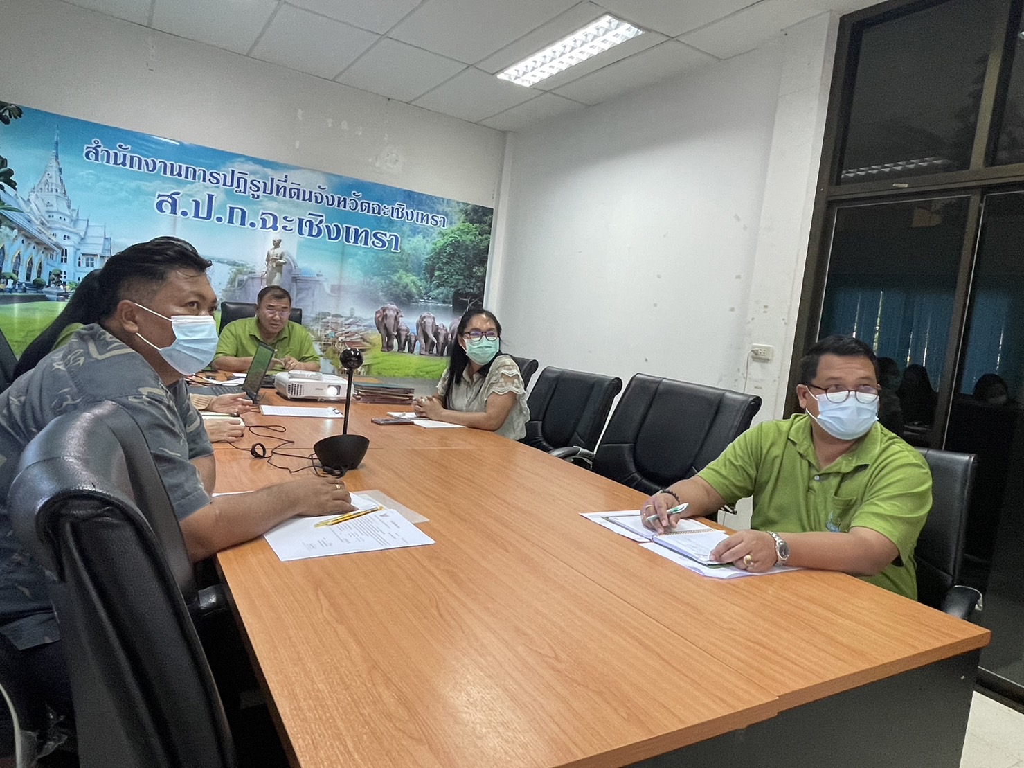 ส.ป.ก.ฉะเชิงเทรา เข้าร่วมประชุมติดตามผลการดำเนินงาน ปีงบประมาณ 2565 และแนวทางการดำเนินงาน ปีงบประมาณ 2566 ครั้งที่ 3/2565