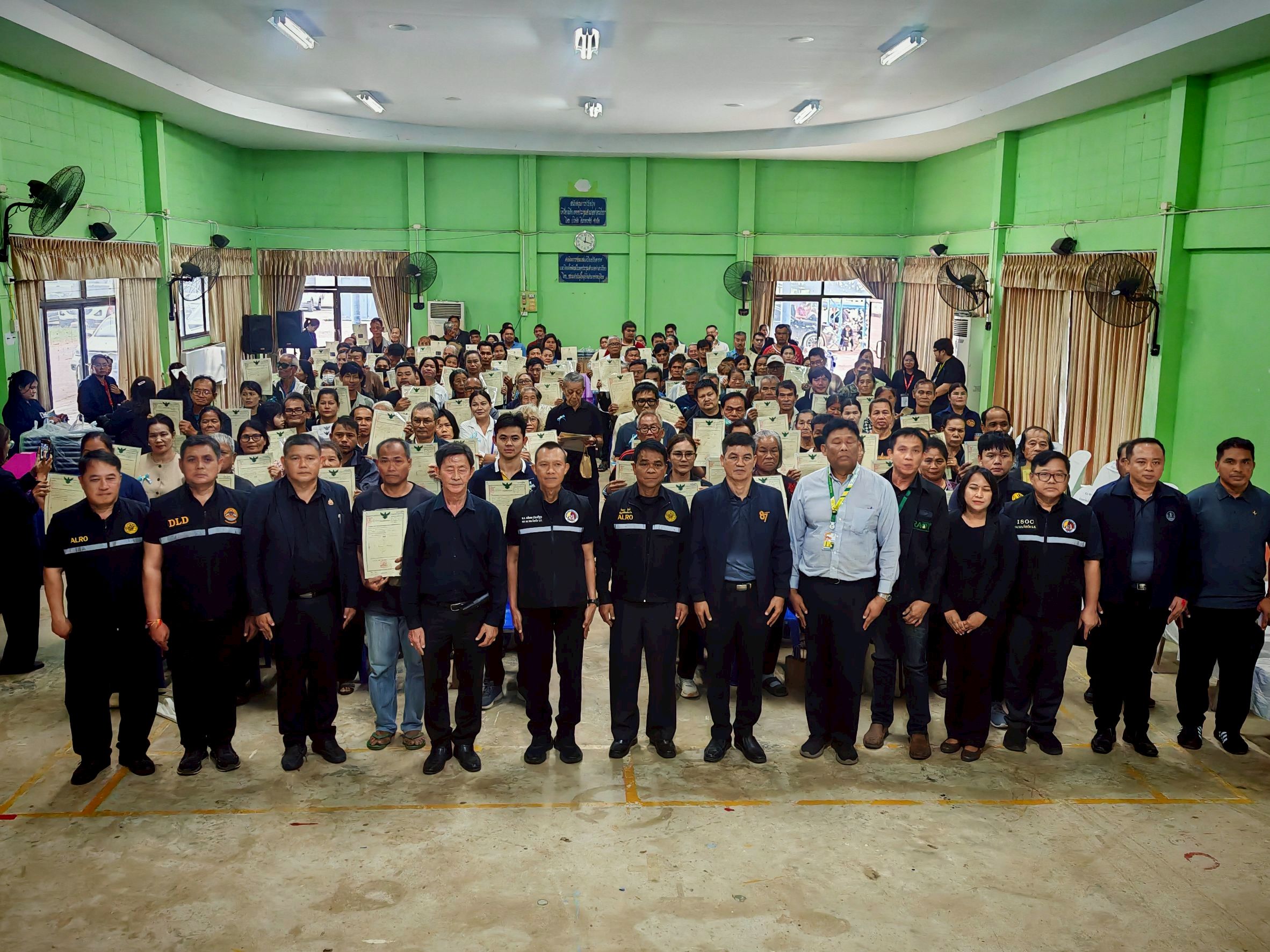 title - โครงการจัดงานขับเคลื่อนนโยบายการแก้ไขปัญหาผู้ครอบครองในเขตปฏิรูปที่ดินที่ไม่ยินยอมเข้าสู่กระบวนการปฏิรูปที่ดินเพื่อเกษตรกรรม และมอบโฉนดเพื่อการเกษตรในเขตปฏิรูปที่ดินจังหวัดฉะเชิงเทรา