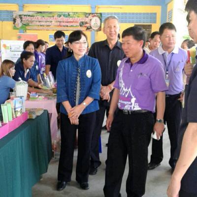 โครงการ หน่วยบำบัดทุกข์ บำรุงสุข สร้างรอยยิ้มให้ประชาชน ประจำปีงบประมาณ 2558  
