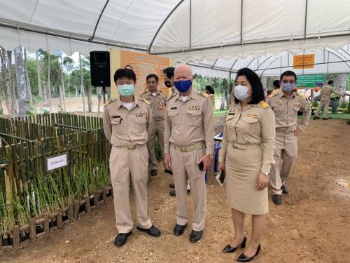 สำนักงานการปฎิรูปที่ดินฉะเชิงเทรา ร่วมรับเสด็จ          สมเด็จพระเจ้าลูกเธอ เจ้าฟ้าพัชรกิติยาภา นเรนทิราเทพยวดี กรมหลวงราชสาริณีสิริพัชร มหาวัชรราชธิดา ณ บริเวณโครงการอนุรักษ์ฟื้นฟูแหล่งน้ำช้างป่าบ้านนายาว (อ่างวราวุธ) 