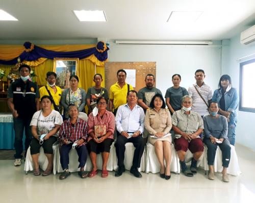 สำนักงานการปฏิรูปที่ดินจังหวัดฉะเชิงเทร จัดประชุมพิจารณาคัดเลือกเกษตรกรเข้าทำประโยชน์ในเขตปฏิรูปที่ดินอำเภอราชสาส์น (ประเภทที่ดินเอกชน) ณ ห้องประชุมองค์การบริหารส่วน   ตำบลเมืองใหม่ อำเภอราชสาส์น จังหวัดฉะเชิงเทรา
