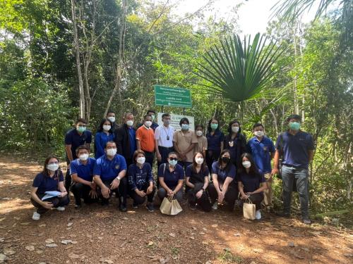 สำนักงานการปฏิรูปที่ดินจังหวัดฉะเชิงเทรา ให้การต้อนรับ นายเอกพงศ์ น้อยสร้าง รองเลขาธิการสำนักงานการปฏิรูปที่ดินเพื่อเกษตรกรรม พร้อมคณะ ลงพื้นที่เป้าของการพัฒนาสมุนไพร ในพื้นที่เขตพัฒนาพิเศษภาคตะวันออก (EEC) 