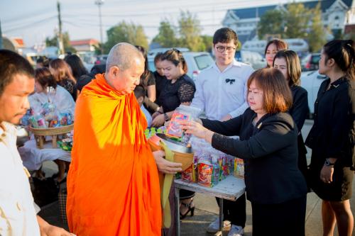 พิธีทำบุญตักบาตรอุทิศถวายพระราชกุศลครบรอบ 50 วัน (ปัญญาสมวาร)