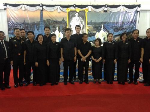 นางสาวกรุณา  นิยมไทย  ปฏิรูปที่ดินจังหวัดชัยนาท ร่วมพิธีบำเพ็ญกุศลอุทิศถวายเป็นพระราชกุศลแด่พระบาทสมเด็จพระปรมินทรมหาภูมิพลอดุลยเดช ครบ ๑๐๐ วัน (สตมวาร) เวลา 19.00 น.