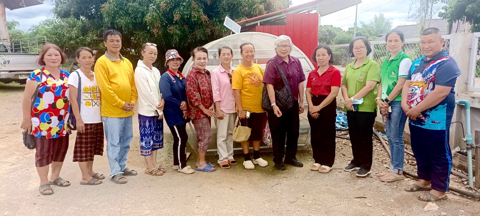 ได้ลงพื้นที่เยี่ยมชม กลุ่มวิสาหกิจเกษตรปลอดภัยและปศุสัตว์
