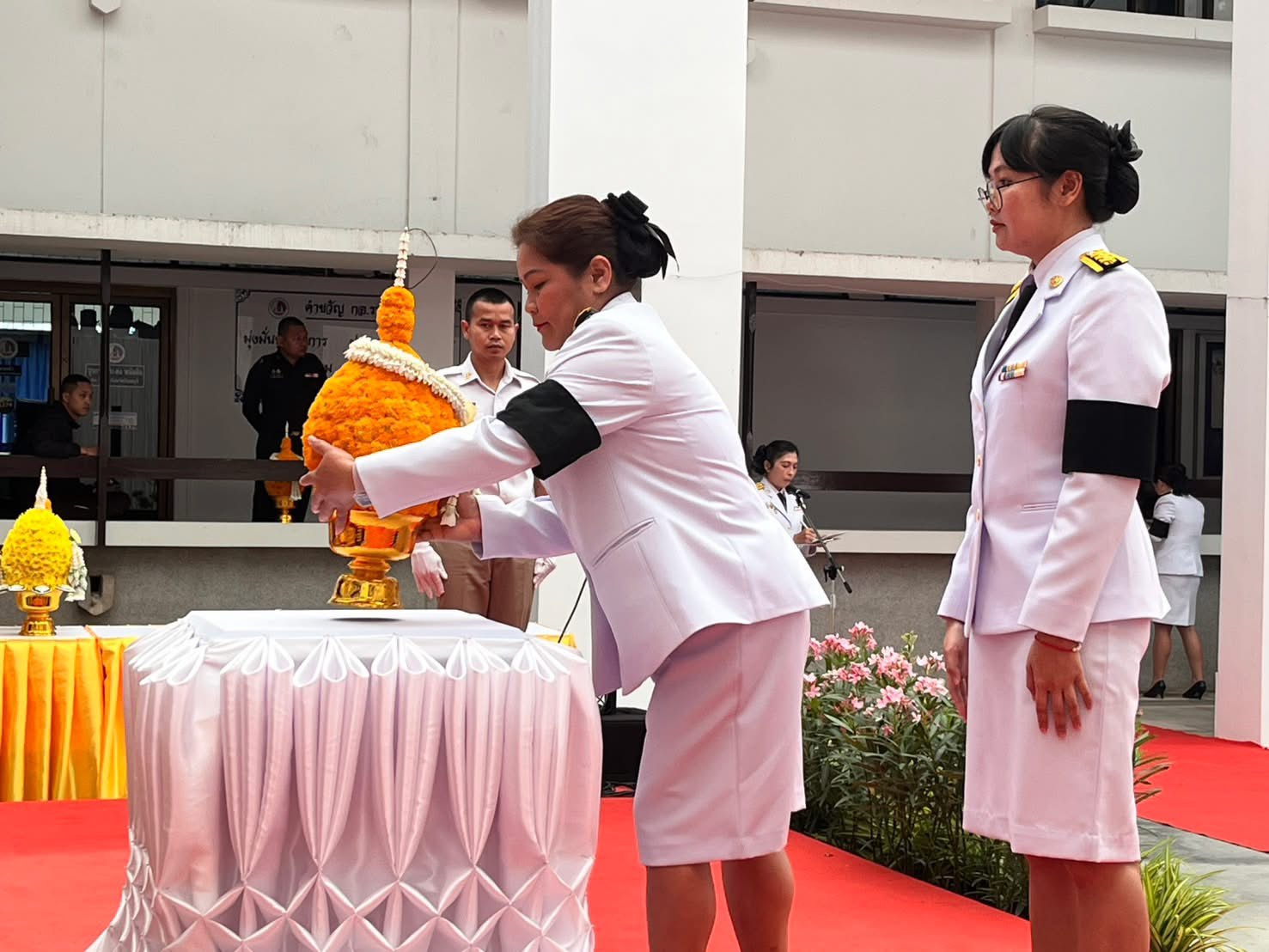 ส.ป.ก.จันทบุรี เข้าร่วมถวายความอาลัยสมเด็จพระนางเจ้าสิริกิติ์ พระบรมราชินีนาถพระบรมราชชนนีพันปีหลวง ในพิธีวางพานพุ่มดอกไม้สดเนื่องในวันพระบิดาแห่งฝนหลวง ประจำปี 2568