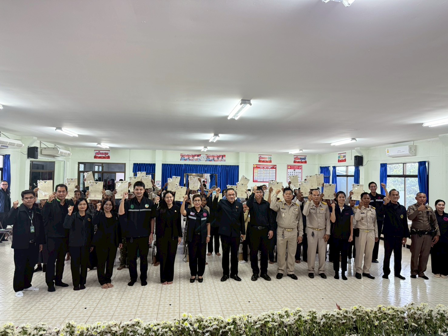 ส.ป.ก.จันทบุรี ดำเนินงานโครงการแก้ไขปัญหาผู้ครอบครองที่ดินในเขตปฏิรูปที่ดินที่ไม่ยินยอมเข้าสู่กระบวนการปฏิรูปที่ดินเพื่อเกษตรกรรมและมอบโฉนดเพื่อการเกษตร กิจกรรมมอบโฉนดเพื่อการเกษตร