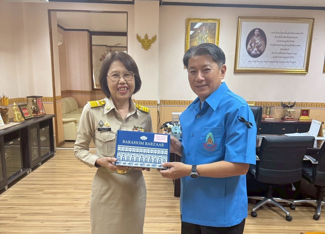 นางสาวปิยะนาฏ เทียนแขก ปฏิรูปที่ดินจังหวัดจันทบุรี เดินทางเข้าพบนายมนต์สิทธิ์ ไพศาลธนวัฒน์ ผู้ว่าราชการจังหวัดจันทบุรี เข้าดำรงตำแหน่งปฏิรูปที่ดินจังหวัดจันทบุรี