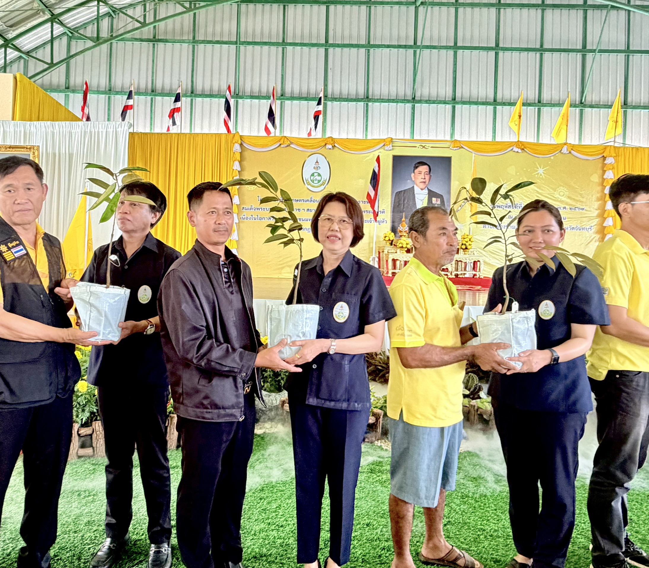  ส.ป.ก.จันทบุรี เข้าร่วมจัดงานโครงการคลินิกเกษตรเคลื่อนที่ในพระราชานุเคราะห์ สมเด็จพระบรมโอรสาธิราช ฯ สยามมกุฎราชกุมาร ประจำปีงบประมาณ พ.ศ. 2569 ไตรมาสที่ 4/2569 