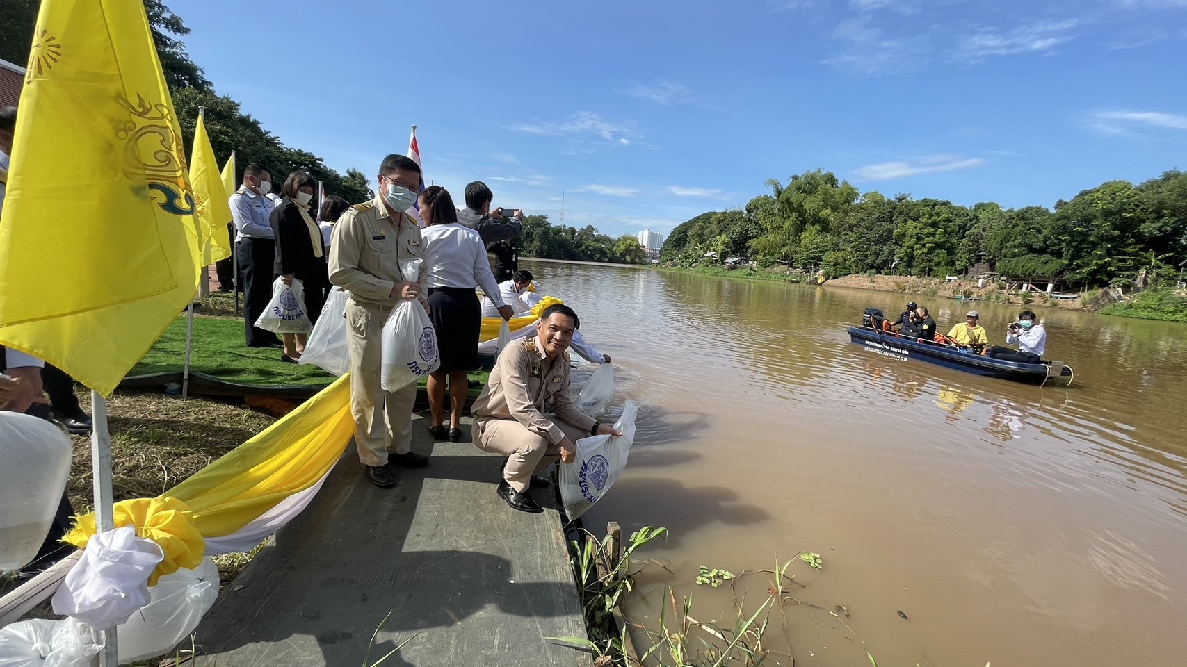 ส.ป.ก.เชียงใหม่ ร่วมพิธีปล่อยพันธ์ุสัตว์น้ำเฉลิมพระเกียรติ
