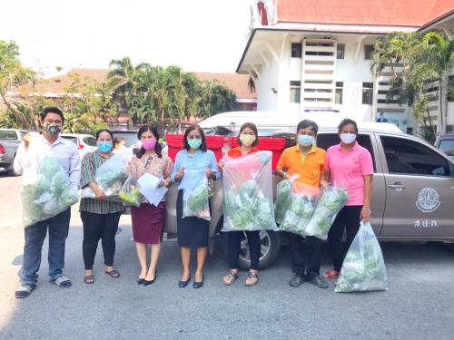 ส.ป.ก.ชลบุรี ช่วยเกษตรกรจำหน่ายสินค้าช่วง Covid-19