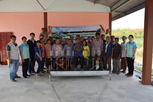 โครงการอบรมเชิงปฏิบัติการ หลักสูตร นวัตกรรมการลดต้นทุนการผลิตข้าวอย่างมีประสิทธิภาพโดยใช้เครื่องหยอด ภายใต้โครงการพัฒนาเกษตรปราดเปรื่อง (Smart Farmer) ปีงบประมาณ 2559  