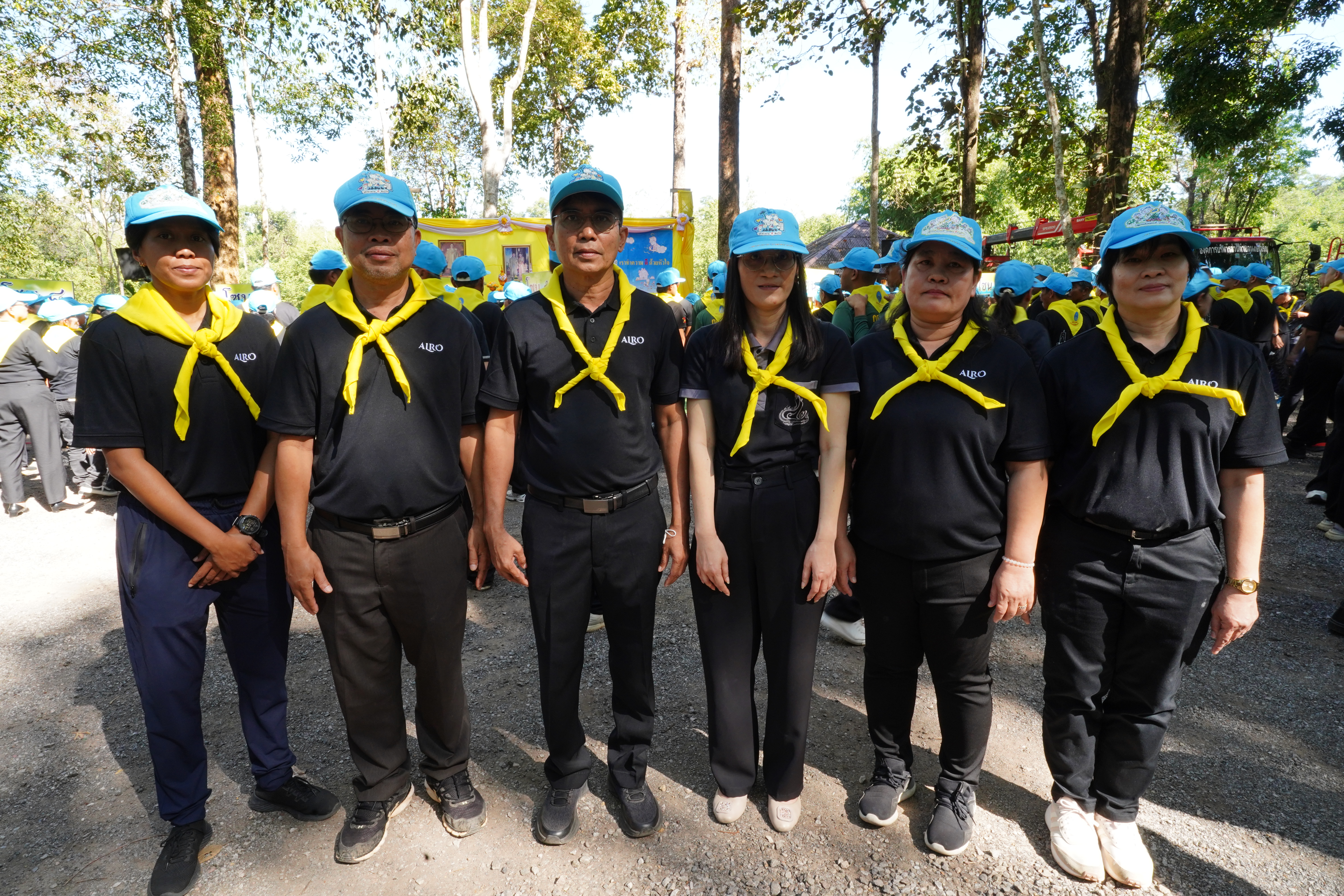 วันพุธที่ 24 ธันวาคม พ.ศ. 2568 นายนิกร ไพริน ปฏิรูปที่ดินจังหวัดชุมพร พร้อมด้วย เจ้าหน้าที่ สำนักงานการปฏิรูปที่ดินจังหวัดชุมพร (ส.ป.ก.ชุมพร) ร่วมกิจกรรมจิตอาสาพัฒนา