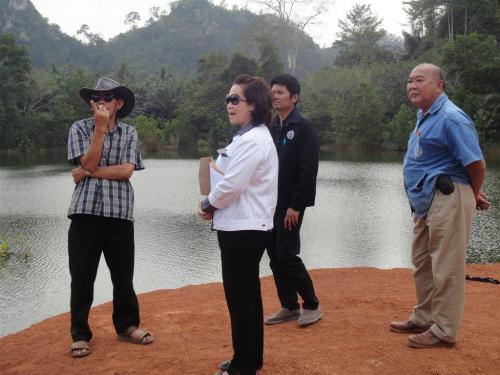 ปฏิรูปที่ดินจังหวัดชุมพรตรวจสภาพพื้นที่ขุดสระน้ำหนองตำเสา ตำบลถ้ำสิงห์ อำเภอเมือง จังหวัดชุมพร 