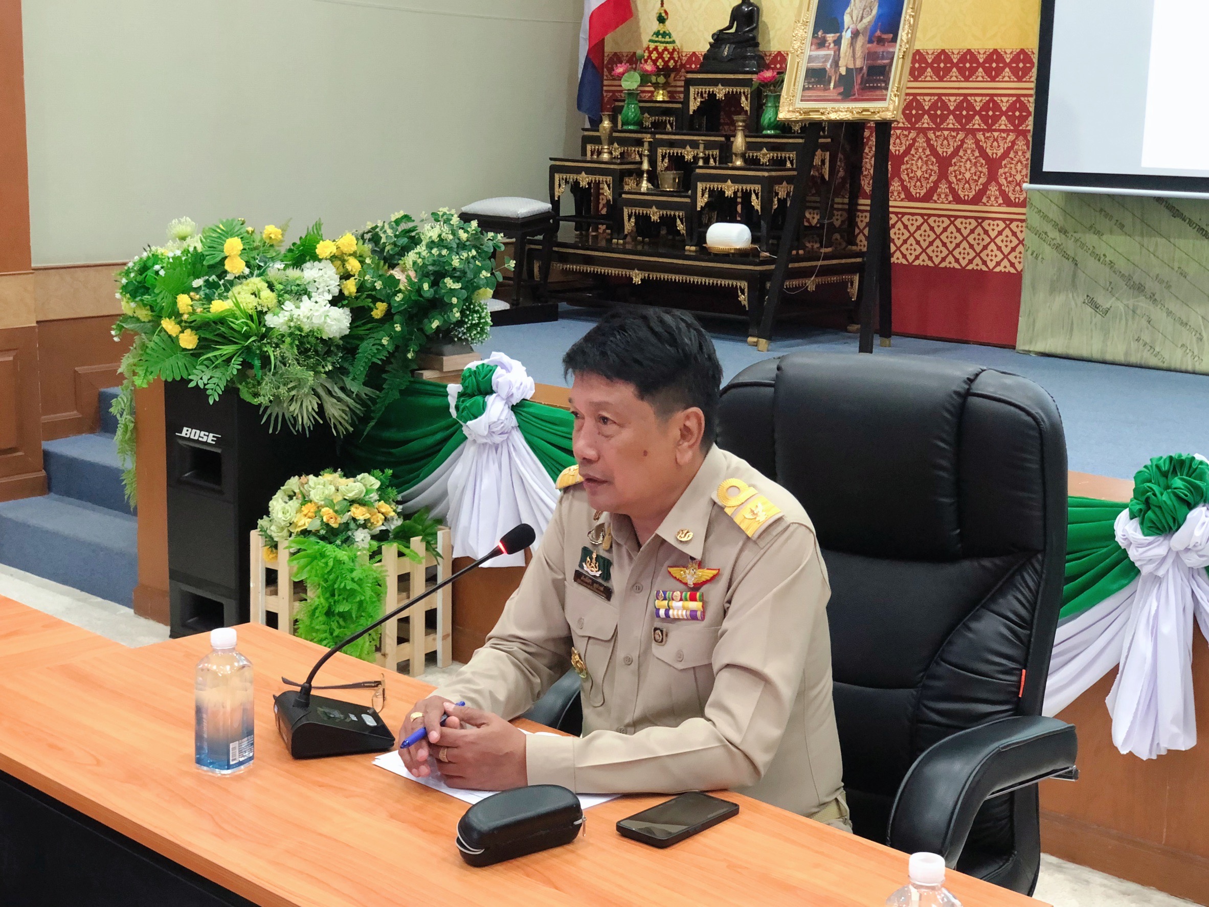 ประชุมหารือเพื่อหาแนวทางปรับปรุงงานกองทุน ตามประเด็นปัญหา ความต้องการ และข้อเสนอแนะ จากการแลกเปลี่ยนเรียนรู้ในการปฏิบัติงาน ในการฝึกอบรมโครงการแลกเปลี่ยนเรียนรู้ในการปฏิบัติงานกองทุนการปฏิรูปที่ดินเพื่อเกษตรกรรม หลักสูตร ส่งเสริมความรู้และทักษะการปฏิบัติงานให้แก่พนักงานกองทุนการปฏิรูปที่ดินเพื่อเกษตรกรรม ครั้งที่ 2