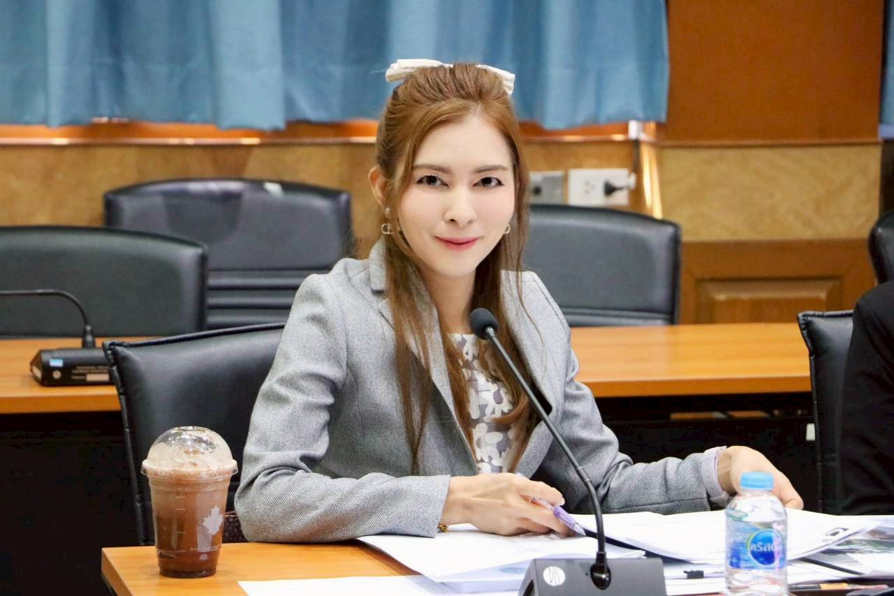 title - ประชุมคณะทำงานจัดทำรายงานผลการดำเนินงานกองทุนการปฏิรูปที่ดินเพื่อเกษตรกรรม ประจำปีงบประมาณ พ.ศ. 2568 