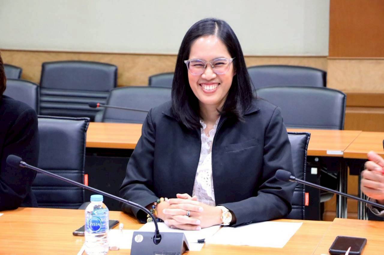 title - ประชุมคณะทำงานจัดทำรายงานผลการดำเนินงานกองทุนการปฏิรูปที่ดินเพื่อเกษตรกรรม ประจำปีงบประมาณ พ.ศ. 2568 