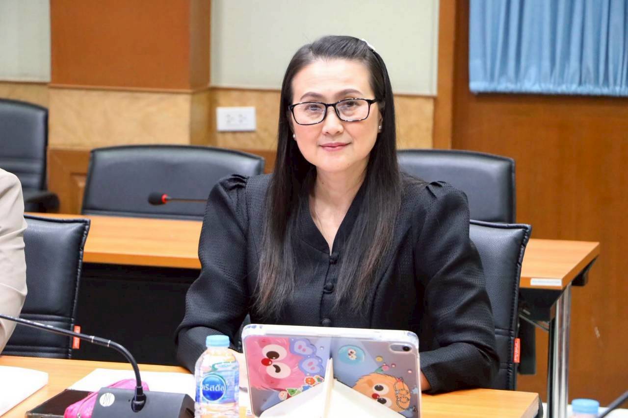 title - ประชุมคณะทำงานจัดทำรายงานผลการดำเนินงานกองทุนการปฏิรูปที่ดินเพื่อเกษตรกรรม ประจำปีงบประมาณ พ.ศ. 2568 