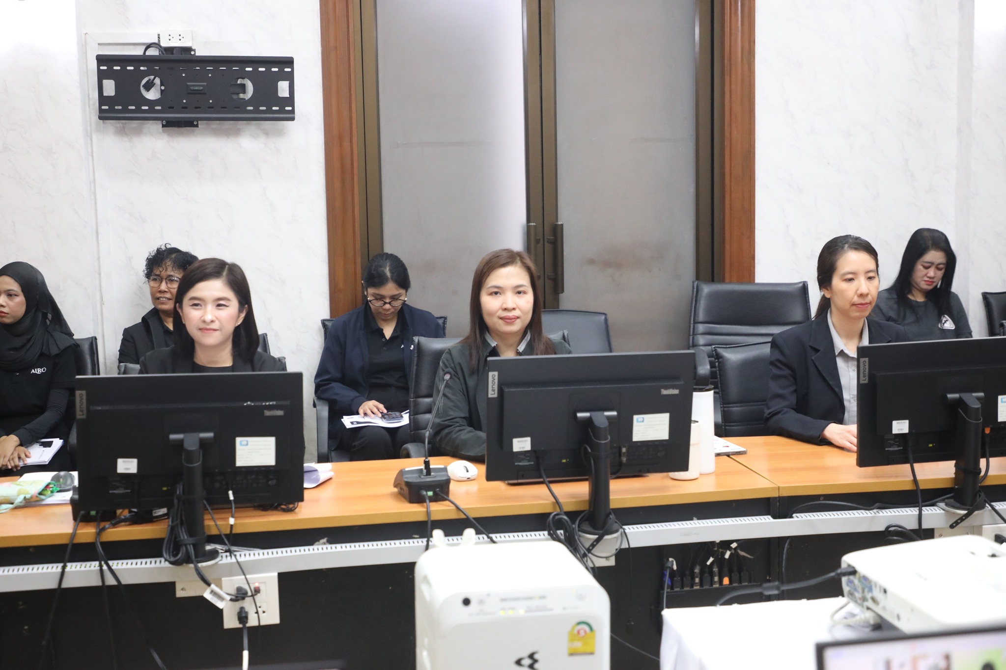 title - โครงการพัฒนาบุคลากรเพื่อเพิ่มประสิทธิภาพการดำเนินงานกองทุนการปฏิรูปที่ดินเพื่อเกษตรกรรมหลักสูตร “การฝึกอบรมเชิงปฏิบัติการ เรื่อง ทบทวนการใช้งานระบบโปรแกรม กองทุนการปฏิรูปที่ดินเพื่อเกษตรกรรมอย่างมีประสิทธิภาพ” ด้วยการจัดฝึกอบรมทางไกลผ่านระบบออนไลน์ (Online) โดย GDCC : E-meeting 