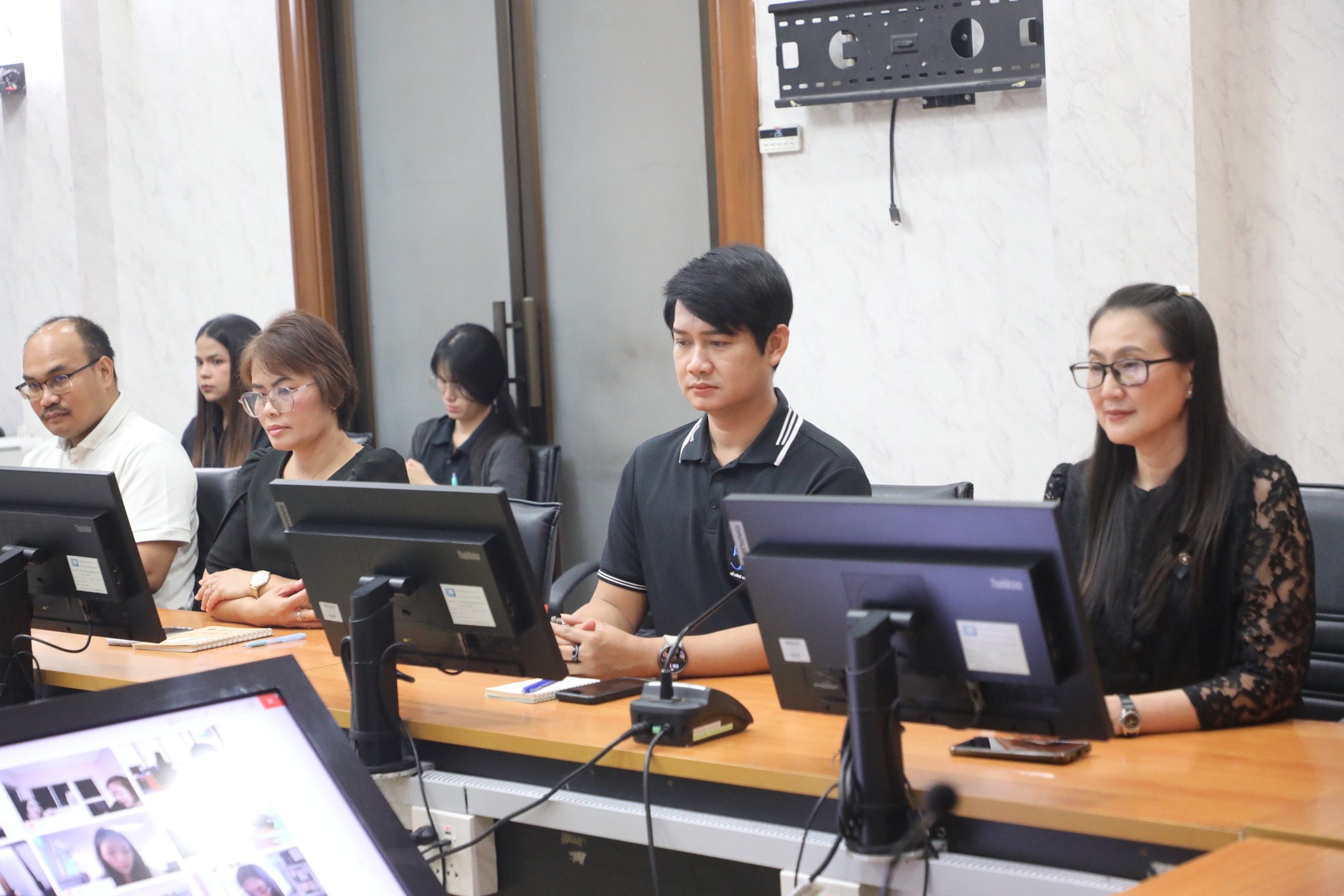 title - โครงการพัฒนาบุคลากรเพื่อเพิ่มประสิทธิภาพการดำเนินงานกองทุนการปฏิรูปที่ดินเพื่อเกษตรกรรมหลักสูตร “การฝึกอบรมเชิงปฏิบัติการ เรื่อง ทบทวนการใช้งานระบบโปรแกรม กองทุนการปฏิรูปที่ดินเพื่อเกษตรกรรมอย่างมีประสิทธิภาพ” ด้วยการจัดฝึกอบรมทางไกลผ่านระบบออนไลน์ (Online) โดย GDCC : E-meeting 