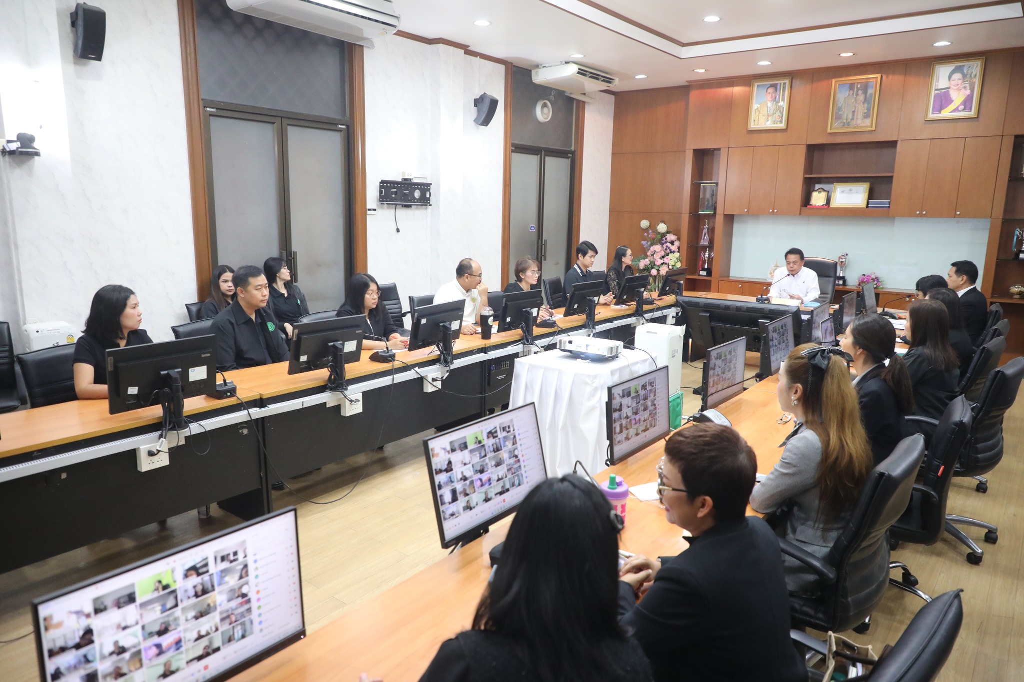 title - โครงการพัฒนาบุคลากรเพื่อเพิ่มประสิทธิภาพการดำเนินงานกองทุนการปฏิรูปที่ดินเพื่อเกษตรกรรมหลักสูตร “การฝึกอบรมเชิงปฏิบัติการ เรื่อง ทบทวนการใช้งานระบบโปรแกรม กองทุนการปฏิรูปที่ดินเพื่อเกษตรกรรมอย่างมีประสิทธิภาพ” ด้วยการจัดฝึกอบรมทางไกลผ่านระบบออนไลน์ (Online) โดย GDCC : E-meeting 