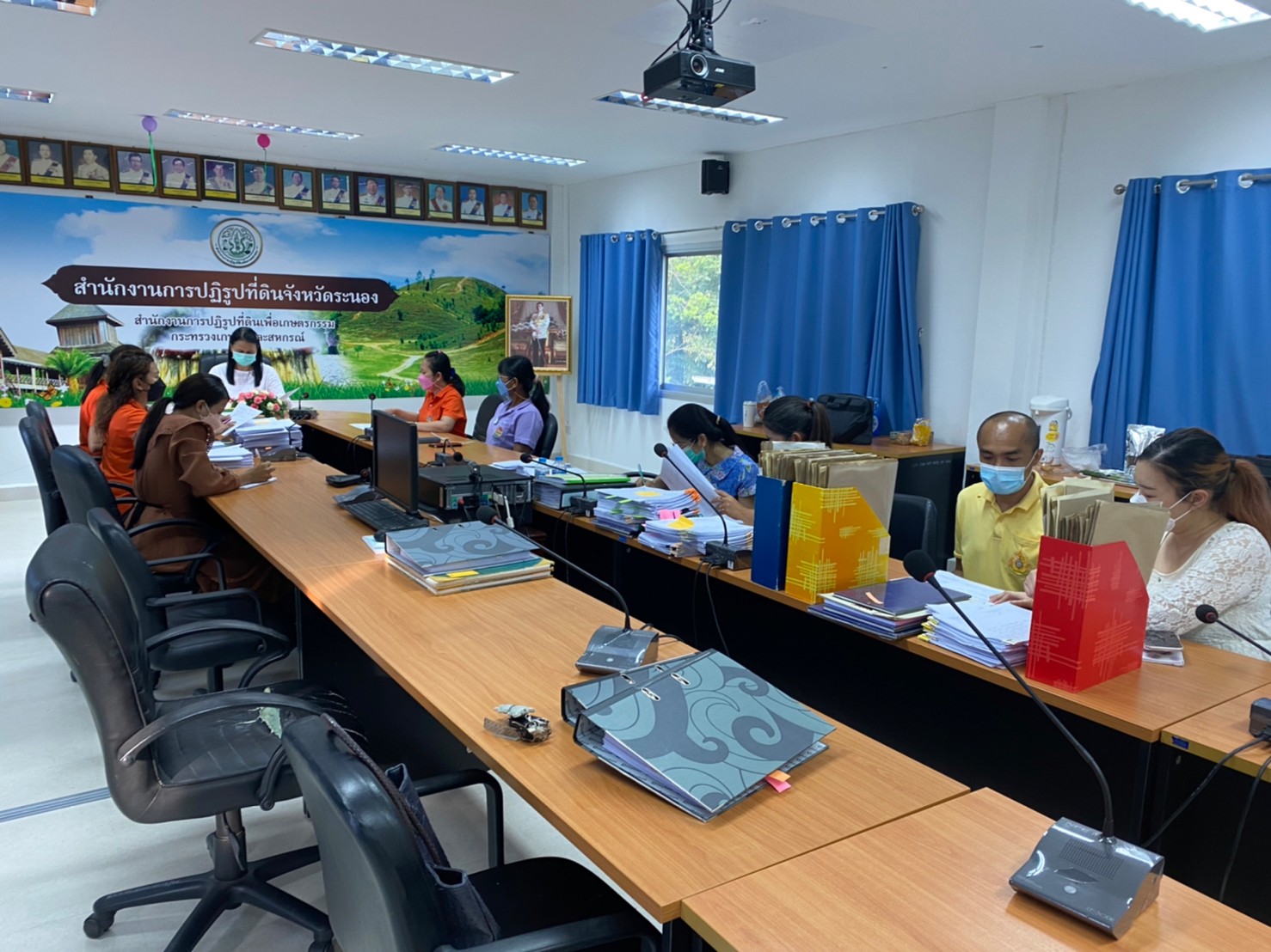 กลุ่มตรวจสอบภายใน-ประชุมปิดการตรวจสอบกิจกรรมจัดที่ดิน ประจำปีงบประมาณ พ.ศ. 2565 ส.ป.ก.ระนอง