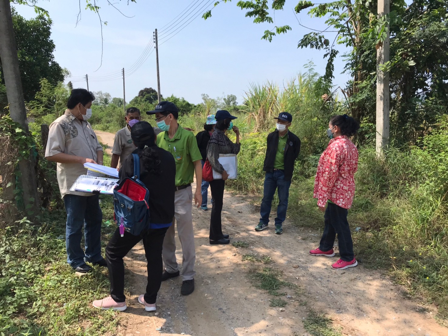 ส.ป.ก.ประจวบคีรีขันธ์ ลงพื้นที่ตรวจสอบแปลงที่ดิน บริเวณพื้นที่ หมู่ที่ 11 ตาบลหนองตาแต้ม อาเภอปราณบุรี จังหวัดประจวบคีรีขันธ์ ร่วมกับเจ้าของที่ดินที่เสนอขายที่ดินให้ ส.ป.ก.ประจวบคีรีขันธ์ (ข่าวแชร์)