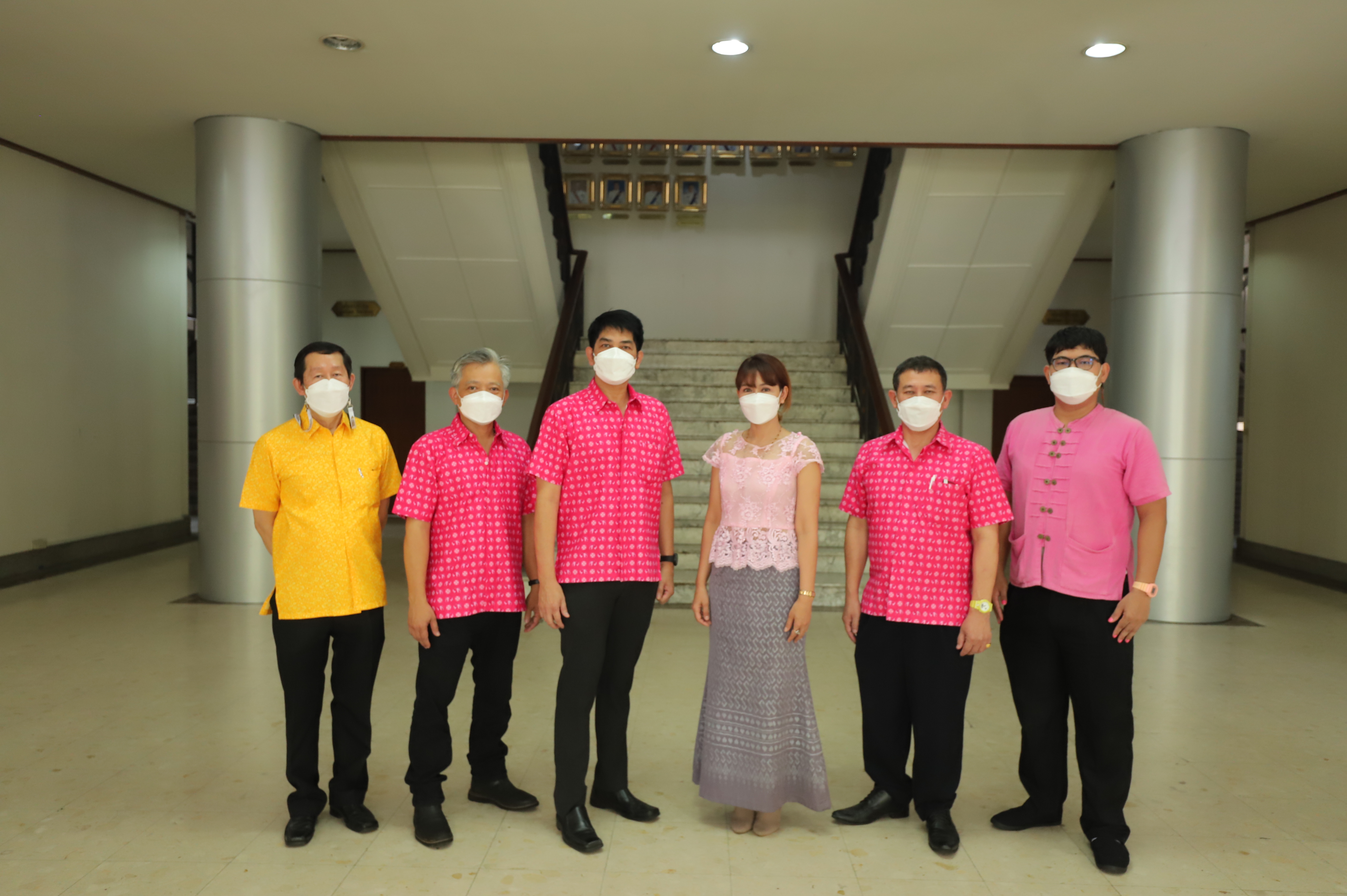 ศูนย์เทคโนโลยีสารสนเทศและการสื่อสาร ร่วมรณรงค์และสนับสนุนแต่งกายด้วยผ้าไทยทุกวันอังคาร