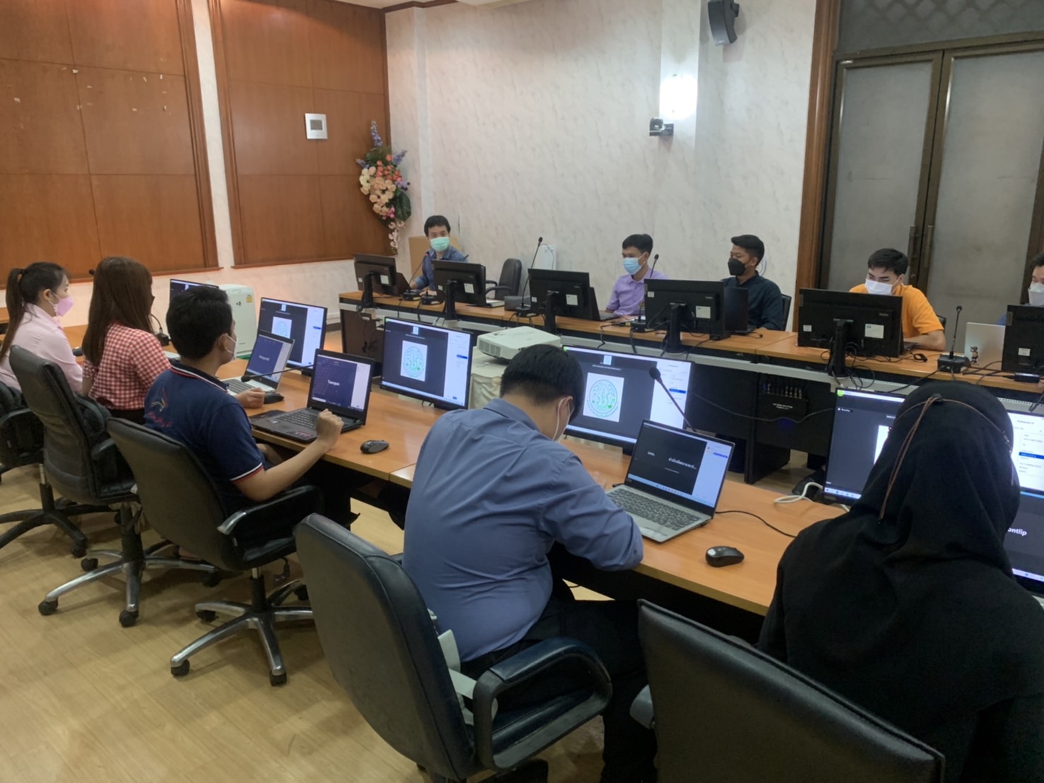 อบรมเชิงปฏิบัติการ “การใช้งานระบบการประชุมทางไกลออนไลน์ผ่านโปรแกรม ZOOM” วันที่ 9 - 10 มีนาคม 2564