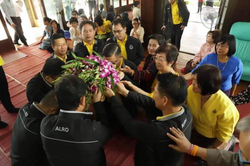 ร่วมทำบุญเลี้ยงพระเพื่ออุทิศส่วนกุศลเนื่องในวันครบรอบอสัญกรรมท่านจอมพลสฤษดิ์ ธนะรัชต์