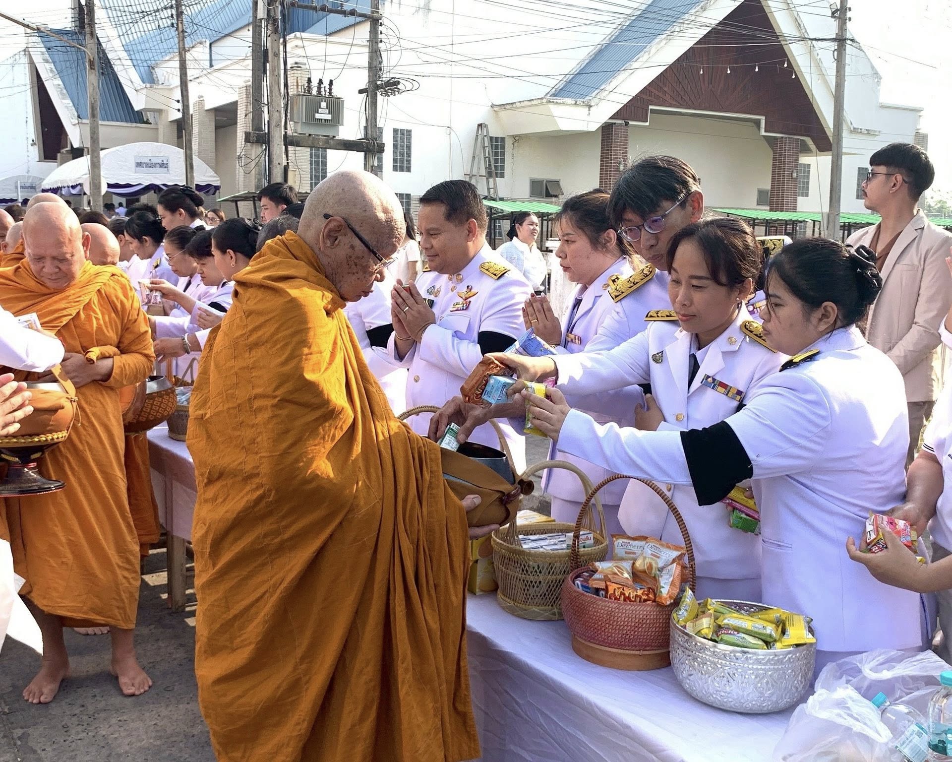 title - ส.ป.ก.กาฬสินธุ์ ร่วมกิจกรรมเนื่องในวันคล้ายวันพระราชสมภพ สมเด็จพระกนิษฐาธิราชเจ้า กรมสมเด็จพระเทพรัตนราชสุดาฯ สยามบรมราชกุมารี  ณ หอประชุมเฉลิมพระเกียรติ 80 พรรษา (มหาราชา) ศาลากลางจังหวัดกาฬสินธุ์ (หลังเก่า)