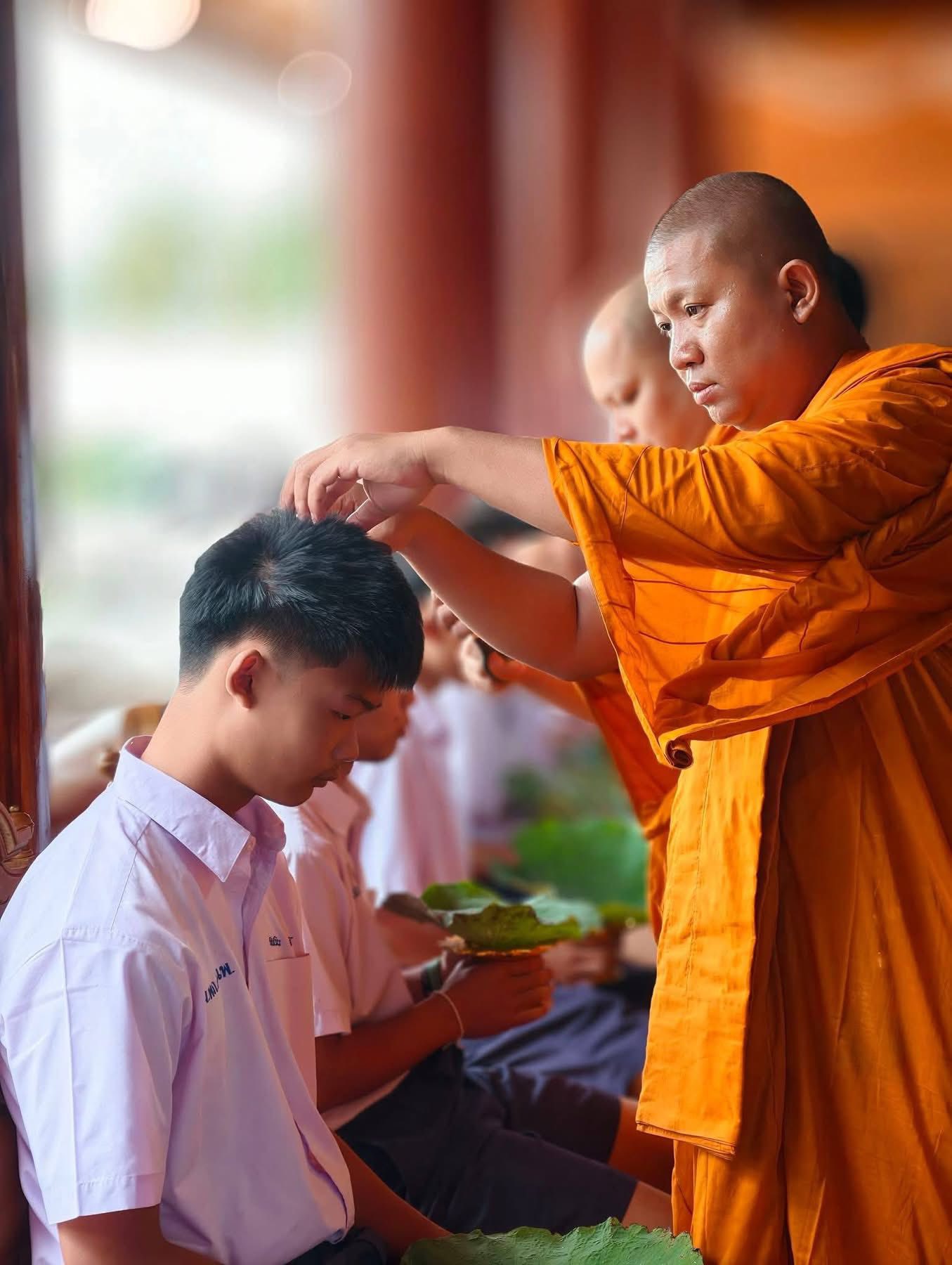 title - ส.ป.ก.กาฬสินธุ์ ร่วมพิธีบรรพชาสามเณร จำนวน 99 รูป เพื่อถวายเป็นพระราชกุศลแด่ สมเด็จพระนางเจ้าสิริกิติ์ พระบรมราชินีนาถ พระบรมราชชนนีพันปีหลวง เนื่องในการบำเพ็ญกุศลปัญญาสมวารถวายพระบรมศพ (ครบ 50 วัน)