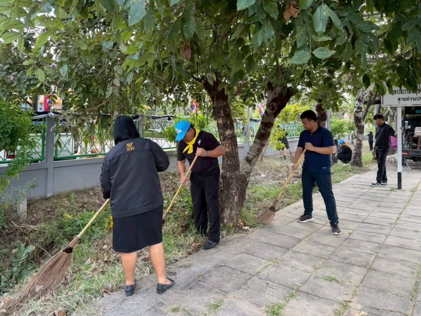 title - ส.ป.ก.กาฬสินธุ์ ร่วมกันกล่าวถวายสัตย์ปฏิญาณตนเป็นข้าราชการที่ดีและพลังของแผ่นดิน และร่วมปฏิบัติกิจกรรมจิตอาสา 