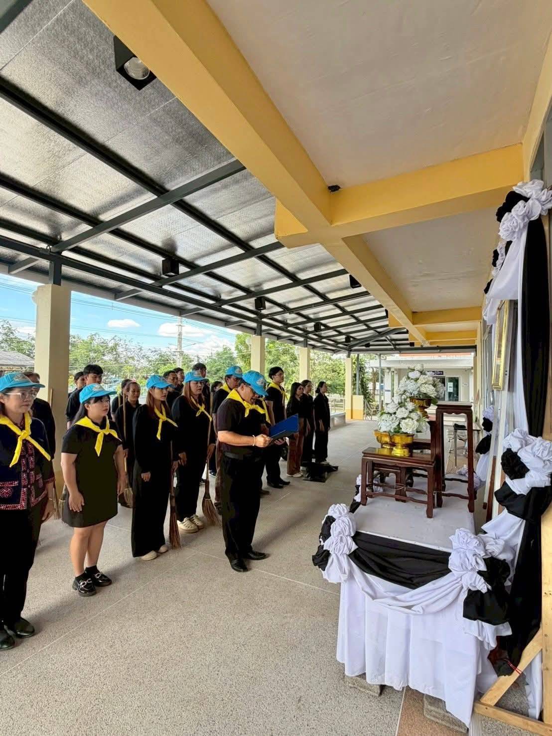 title - ส.ป.ก.กาฬสินธุ์ ร่วมกันกล่าวถวายสัตย์ปฏิญาณตนเป็นข้าราชการที่ดีและพลังของแผ่นดิน และร่วมปฏิบัติกิจกรรมจิตอาสา 