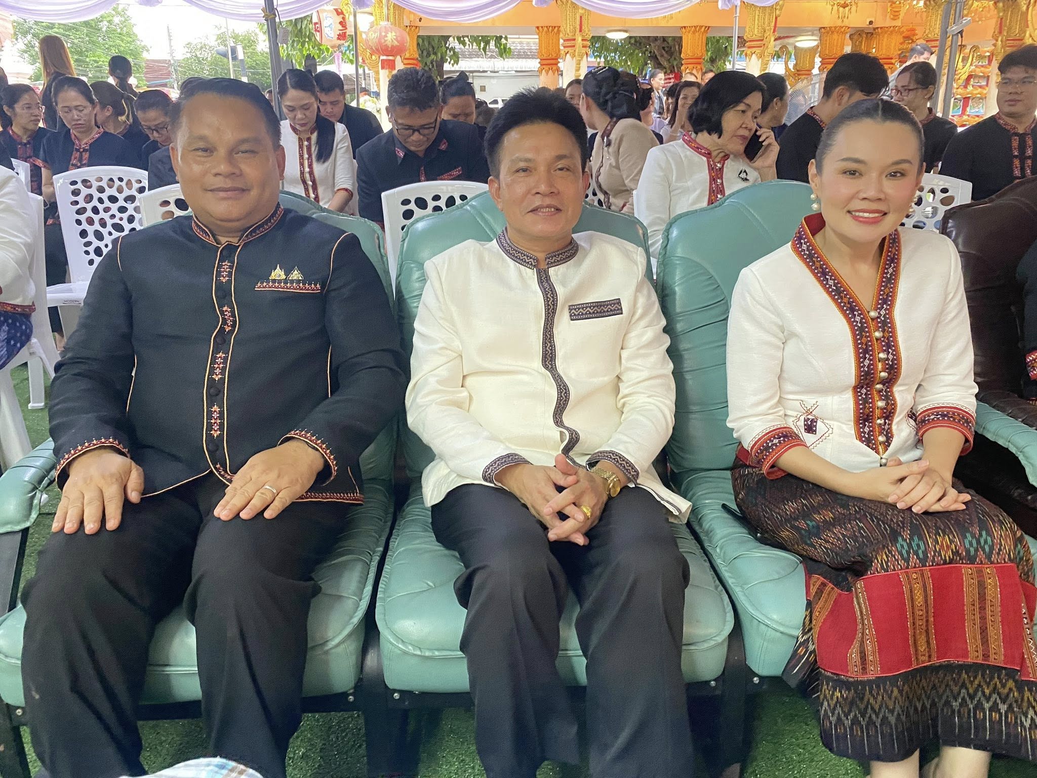 title - ส.ป.ก.กาฬสินธุ์ ร่วมพิธีเจริญพระพุทธมนต์ เนื่องในงานบวงสรวงศาลหลักเมือง หอเจ้าบ้าน ศาลปู่แฮ่ ปู่หาญ ปู่กุลาบุญโฮม และปู่บุญตากุดโง้ง ศาลเจ้าโสมพะมิตร (ประเพณี “บุญซำฮะ”) ประจำปี 2569