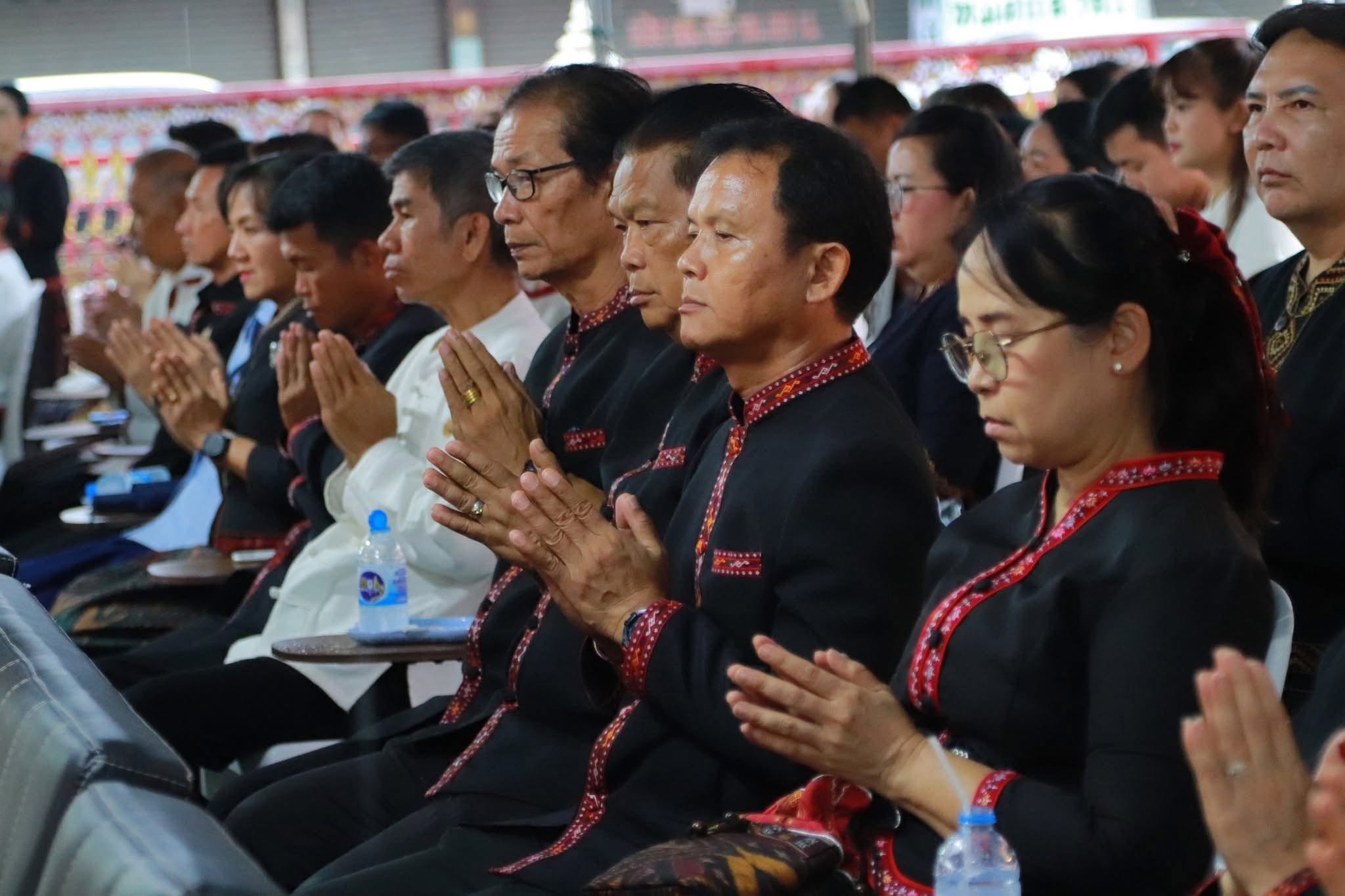 title - ส.ป.ก.กาฬสินธุ์ ร่วมพิธีเจริญพระพุทธมนต์ เนื่องในงานบวงสรวงศาลหลักเมือง หอเจ้าบ้าน ศาลปู่แฮ่ ปู่หาญ ปู่กุลาบุญโฮม และปู่บุญตากุดโง้ง ศาลเจ้าโสมพะมิตร (ประเพณี “บุญซำฮะ”) ประจำปี 2569