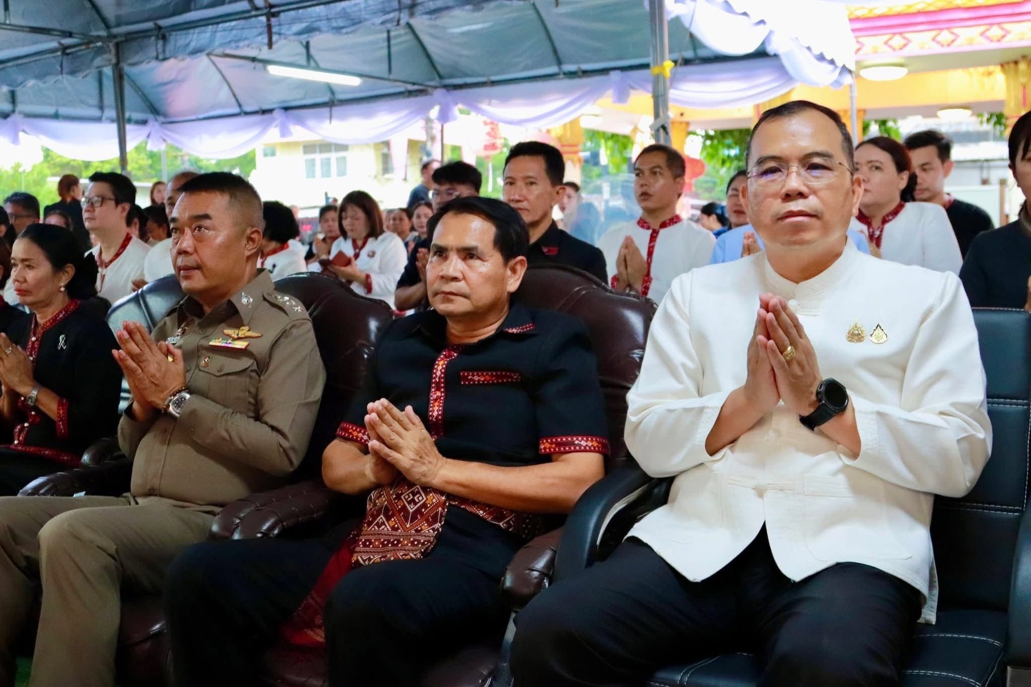 title - ส.ป.ก.กาฬสินธุ์ ร่วมพิธีเจริญพระพุทธมนต์ เนื่องในงานบวงสรวงศาลหลักเมือง หอเจ้าบ้าน ศาลปู่แฮ่ ปู่หาญ ปู่กุลาบุญโฮม และปู่บุญตากุดโง้ง ศาลเจ้าโสมพะมิตร (ประเพณี “บุญซำฮะ”) ประจำปี 2569