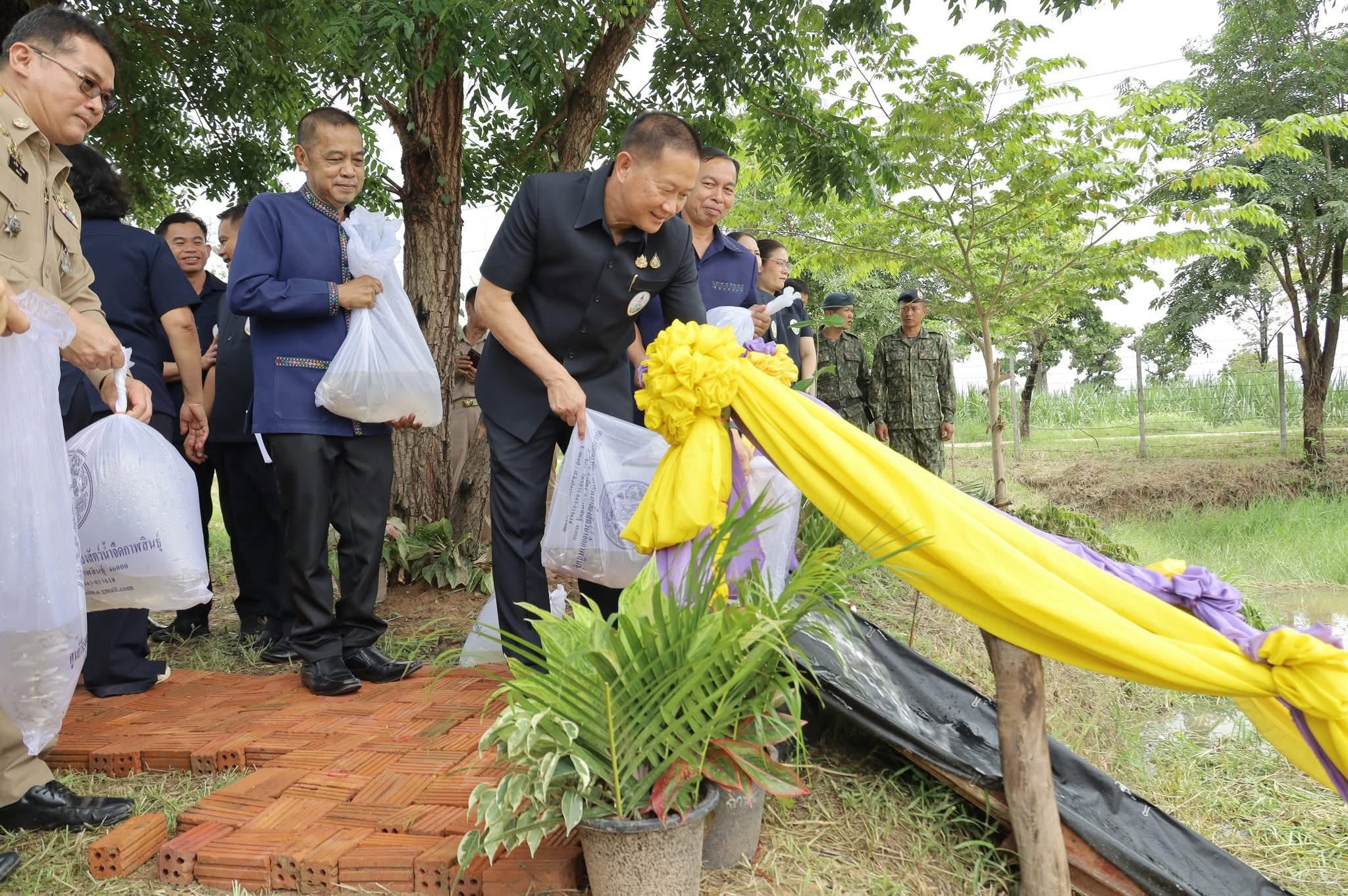 title - ส.ป.ก.กาฬสินธุ์ ร่วมงาน โครงการคลินิกเกษตรเคลื่อนที่ในพระราชานุเคราะห์ สมเด็จพระบรมโอรสาธิราช ฯ สยามมกุฎราชกุมาร ประจำปีงบประมาณ พ.ศ. 2569 ไตรมาสที่ 3 ณ องค์การบริหารส่วนตำบลสำราญใต้ อำเภอสามชัย จังหวัดกาฬสินธุ์
