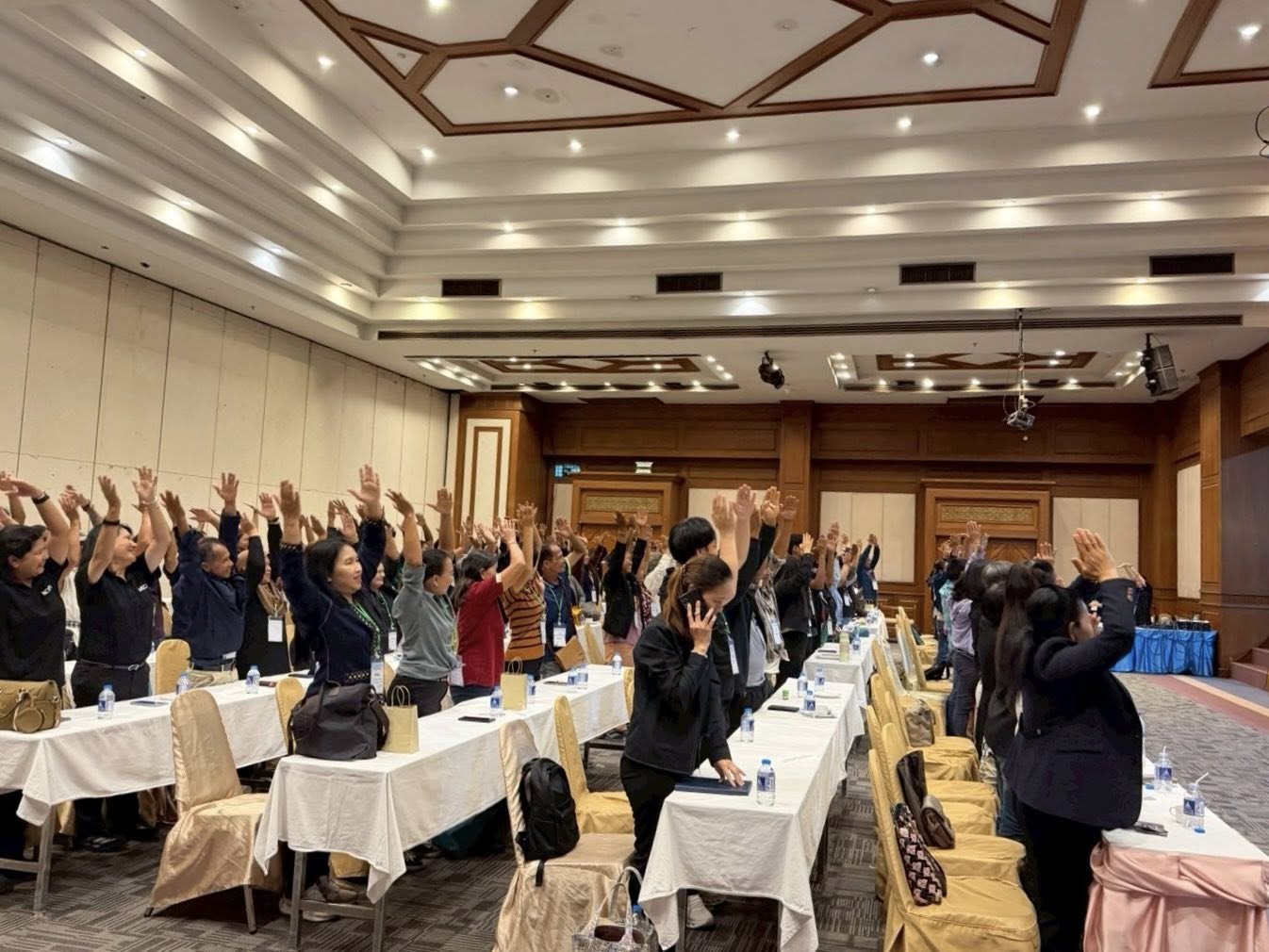 title - ส.ป.ก.กาฬสินธุ์ โดยว่าที่พันตรี ศักดิ์ระพี แพร่งสุวรรณ ปฏิรูปที่ดินจังหวัดกาฬสินธุ์ กล่าวปิดโครงการสัมมนาเชิงปฏิบัติการ 