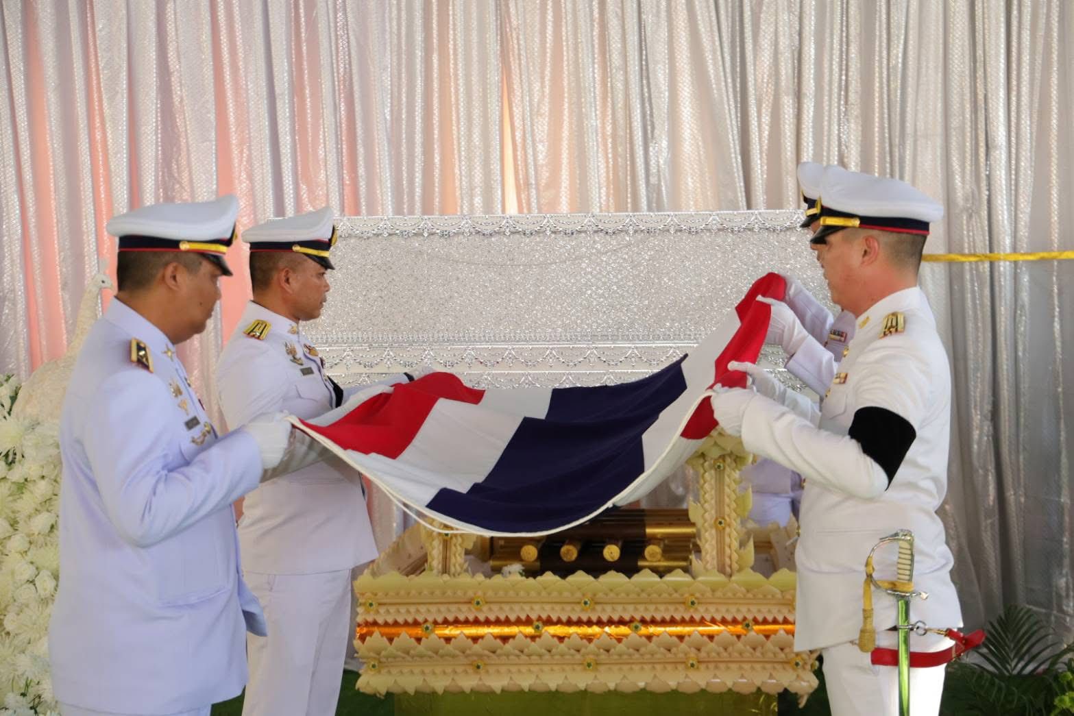 title - ส.ป.ก.กาฬสินธุ์ ร่วมพิธ๊พระราชทานเพลิงศพเป็นกรณีพิเศษ พลทหาร ชาญชัย ผดุงโชค (หน่วย ร.112 พัน.3) ผู้เสียชีวิตจากเหตุการณ์ปะทะกันระหว่างไทย - กัมพูชา ณ เมรุวัดโพธิ์ชัยโคกใหญ่ ตำบลบัวบาน อำเภอยางตลาด จังหวัดกาฬสินธุ์