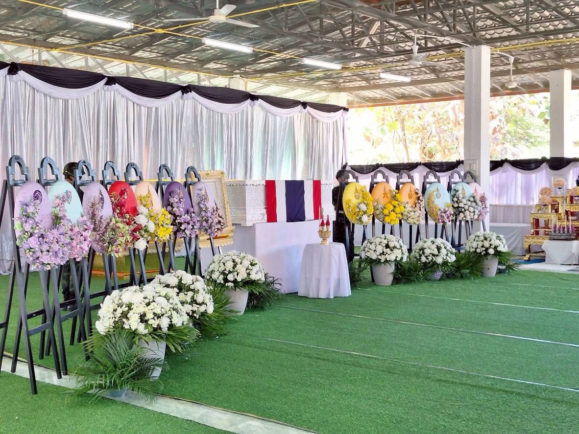 title - ส.ป.ก.กาฬสินธุ์ ร่วมพิธ๊พระราชทานเพลิงศพเป็นกรณีพิเศษ พลทหาร ชาญชัย ผดุงโชค (หน่วย ร.112 พัน.3) ผู้เสียชีวิตจากเหตุการณ์ปะทะกันระหว่างไทย - กัมพูชา ณ เมรุวัดโพธิ์ชัยโคกใหญ่ ตำบลบัวบาน อำเภอยางตลาด จังหวัดกาฬสินธุ์