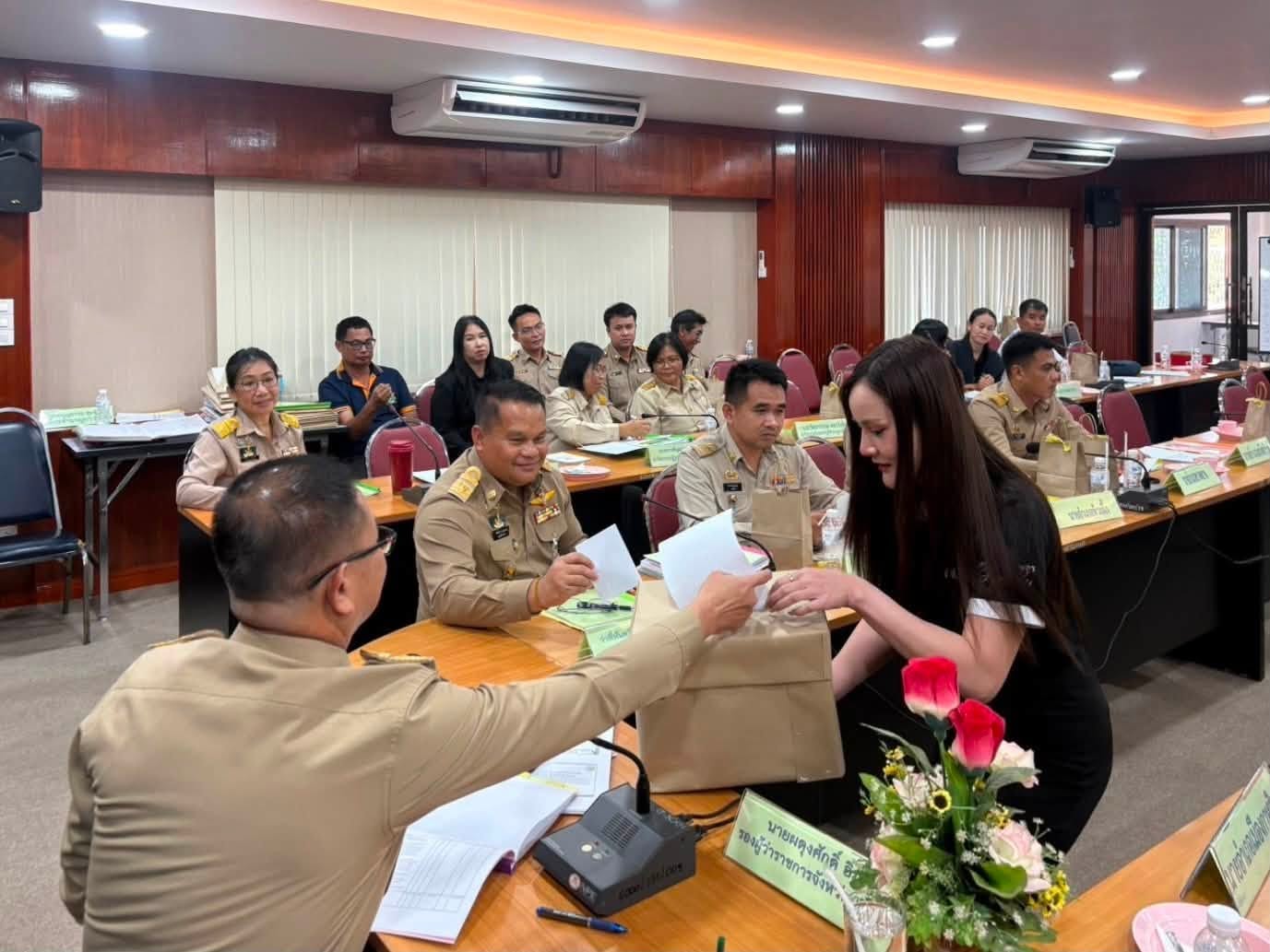 title - ส.ป.ก.กาฬสินธุ์ จัดประชุมคัดเลือกผู้แทนเกษตรกรเป็นกรรมการในคณะกรรมการปฏิรูปที่ดินจังหวัดกาฬสินธุ์ ณ ห้องประชุมสำนักงานการปฏิรูปที่ดินจังหวัดกาฬสินธุ์ (ชั้น 2)