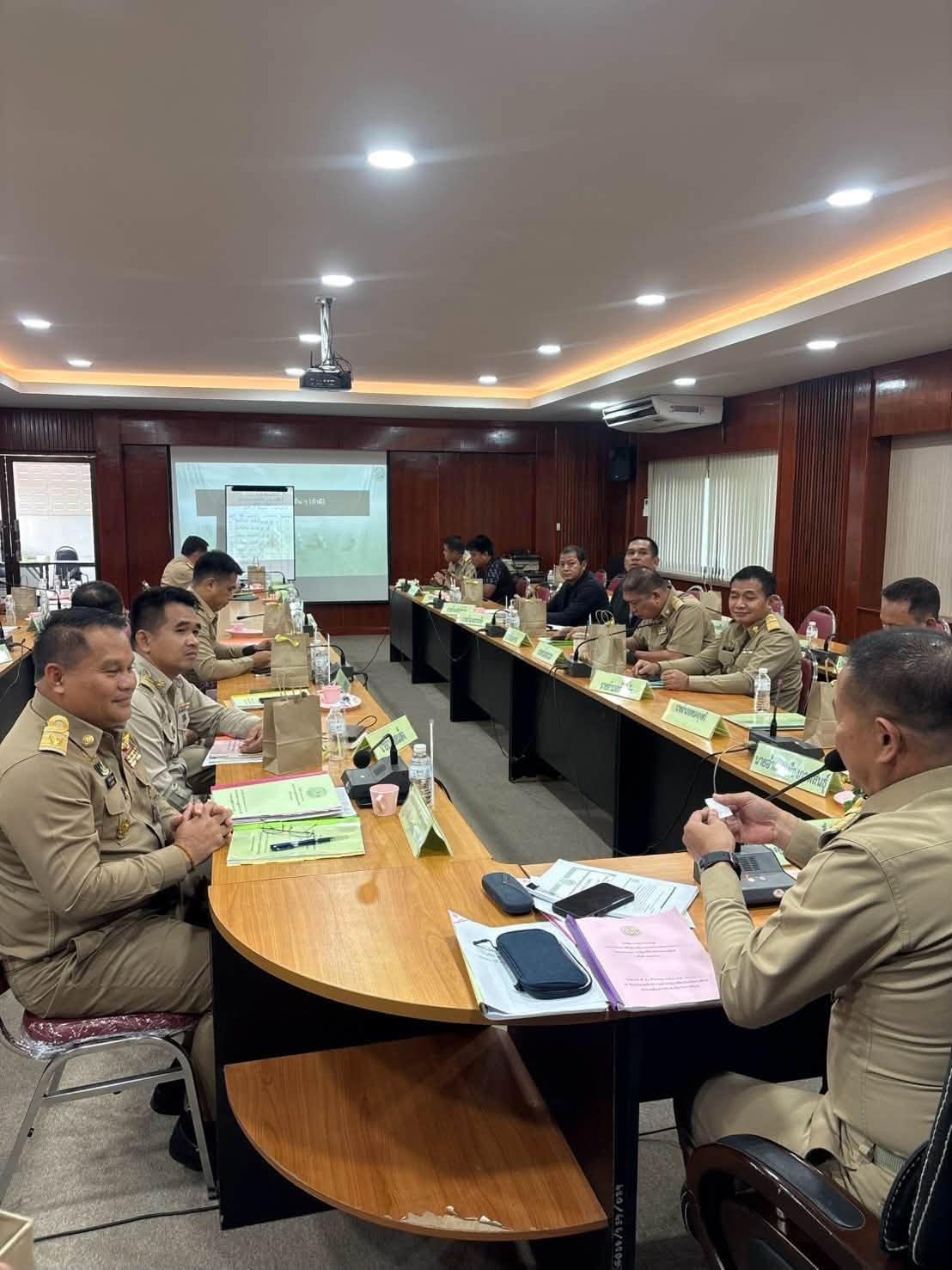 title - ส.ป.ก.กาฬสินธุ์ จัดประชุมคัดเลือกผู้แทนเกษตรกรเป็นกรรมการในคณะกรรมการปฏิรูปที่ดินจังหวัดกาฬสินธุ์ ณ ห้องประชุมสำนักงานการปฏิรูปที่ดินจังหวัดกาฬสินธุ์ (ชั้น 2)