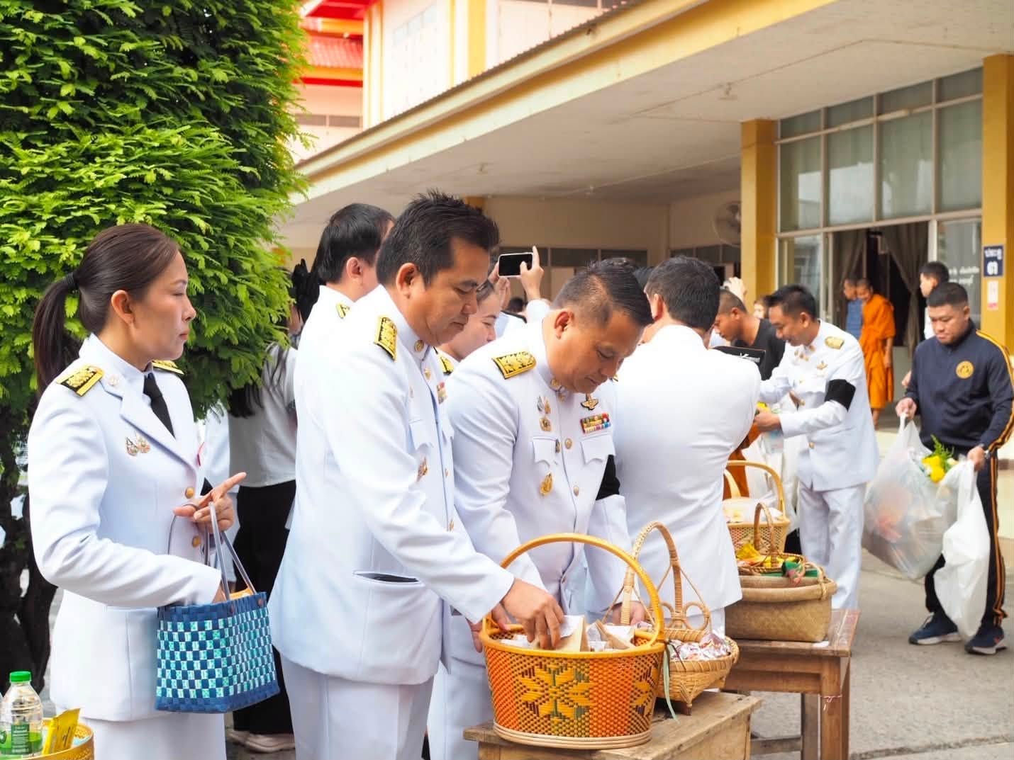 title - ส.ป.ก.กาฬสินธุ์ ร่วมพิธีสวดพระพุทธมนต์ และทำบุญตักบาตรถวายพระราชกุศล เนื่องในวันคล้ายวันพระราชสมภพ สมเด็จพระนางเจ้าสิริกิติ์ พระบรมราชินีนาถ พระบรมราชชนนีพันปีหลวง 12 สิงหาคม 2569 ณ วัดกลาง พระอารามหลวง อำเภอเมืองกาฬสินธุ์ จังหวัดกาฬสินธุ์