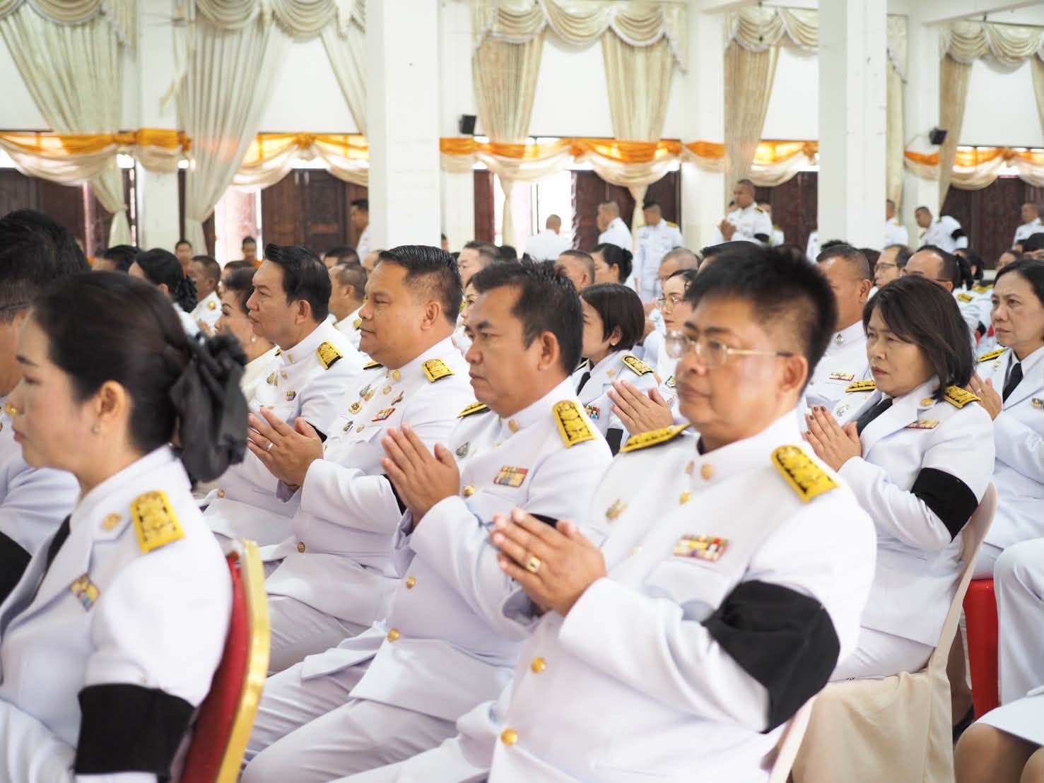 title - ส.ป.ก.กาฬสินธุ์ ร่วมพิธีสวดพระพุทธมนต์ และทำบุญตักบาตรถวายพระราชกุศล เนื่องในวันคล้ายวันพระราชสมภพ สมเด็จพระนางเจ้าสิริกิติ์ พระบรมราชินีนาถ พระบรมราชชนนีพันปีหลวง 12 สิงหาคม 2569 ณ วัดกลาง พระอารามหลวง อำเภอเมืองกาฬสินธุ์ จังหวัดกาฬสินธุ์