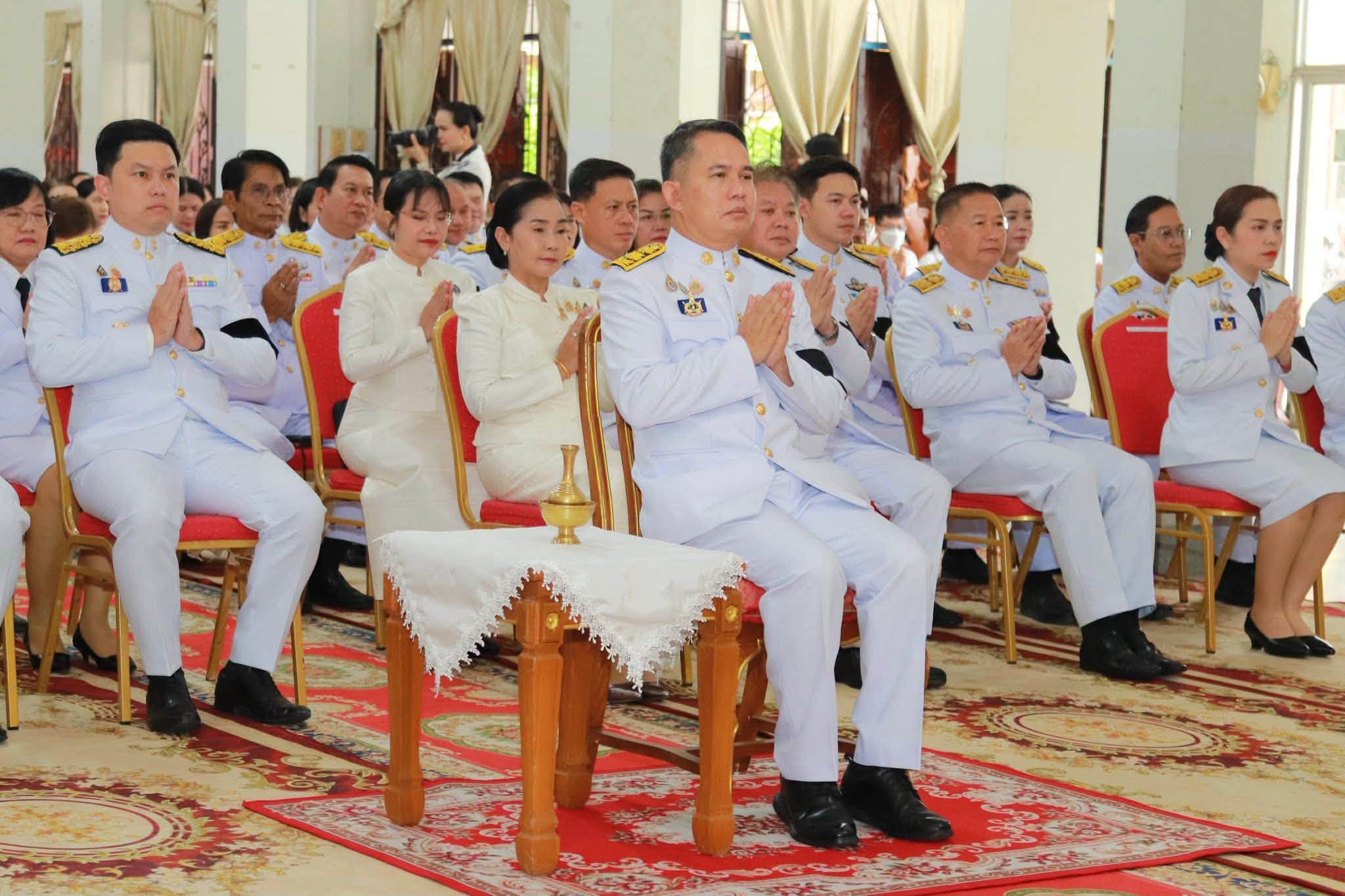 title - ส.ป.ก.กาฬสินธุ์ ร่วมพิธีสวดพระพุทธมนต์ และทำบุญตักบาตรถวายพระราชกุศล เนื่องในวันคล้ายวันพระราชสมภพ สมเด็จพระนางเจ้าสิริกิติ์ พระบรมราชินีนาถ พระบรมราชชนนีพันปีหลวง 12 สิงหาคม 2569 ณ วัดกลาง พระอารามหลวง อำเภอเมืองกาฬสินธุ์ จังหวัดกาฬสินธุ์