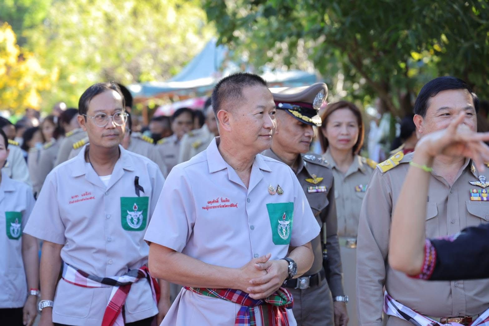 title - ส.ป.ก.กาฬสินธุ์ เข้าร่วมโครงการหน่วยแพทย์เคลื่อนที่ พอ.สว. และโครงการจังหวัดกาฬสินธุ์ บำบัดทุกข์ บำรุงสุข สร้างรอยยิ้มให้ประชาชน ออกไปให้บริการประชาชน ณ โรงเรียนบ้านเหล่าสีแก้ว บ้านเหล่าสีแก้ว หมู่ที่ 9 ตำบลไค้นุ่น อำเภอห้วยผึ้ง จังหวัดกาฬสินธุ์