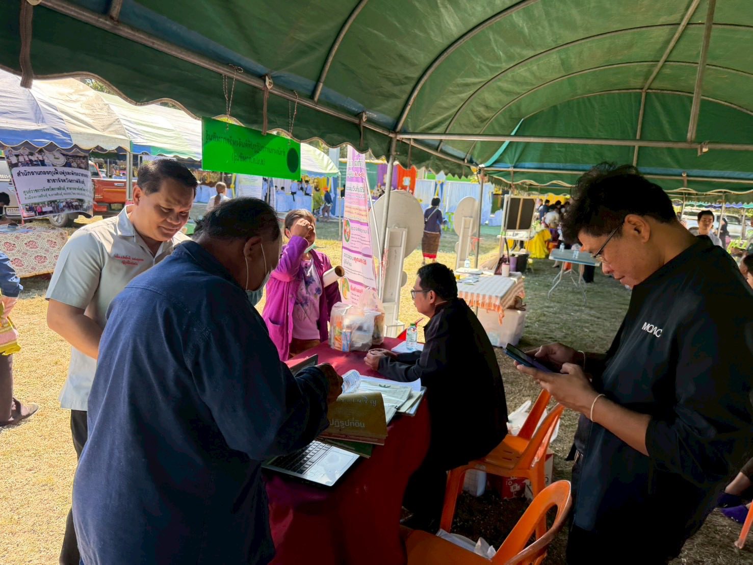 title - ส.ป.ก.กาฬสินธุ์ เข้าร่วมโครงการหน่วยแพทย์เคลื่อนที่ พอ.สว. และโครงการจังหวัดกาฬสินธุ์ บำบัดทุกข์ บำรุงสุข สร้างรอยยิ้มให้ประชาชน ออกไปให้บริการประชาชน ณ โรงเรียนบ้านเหล่าสีแก้ว บ้านเหล่าสีแก้ว หมู่ที่ 9 ตำบลไค้นุ่น อำเภอห้วยผึ้ง จังหวัดกาฬสินธุ์